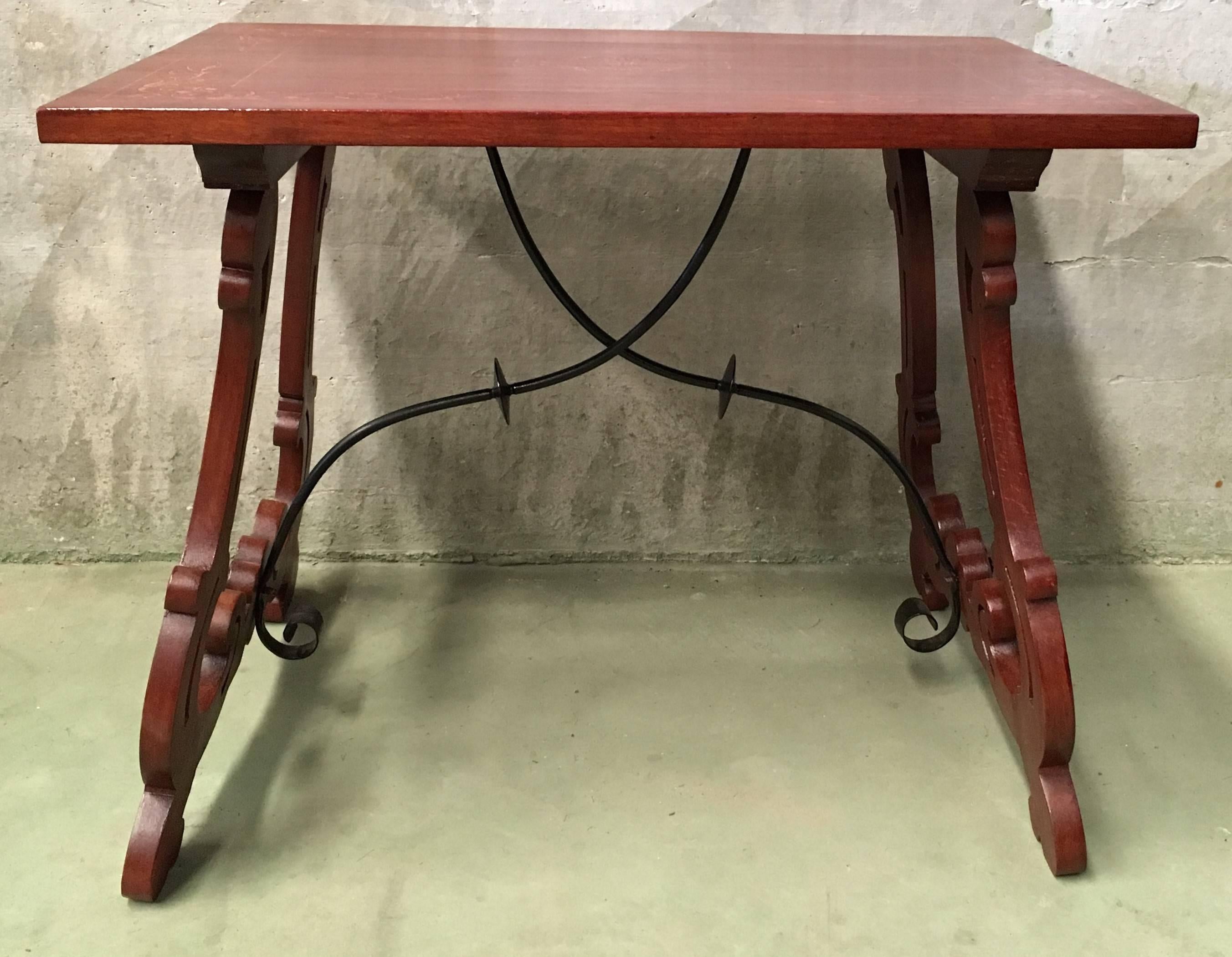 19th Century Baroque Spanish Side Table with Marquetry Top & Lyre Legs In Excellent Condition For Sale In Miami, FL