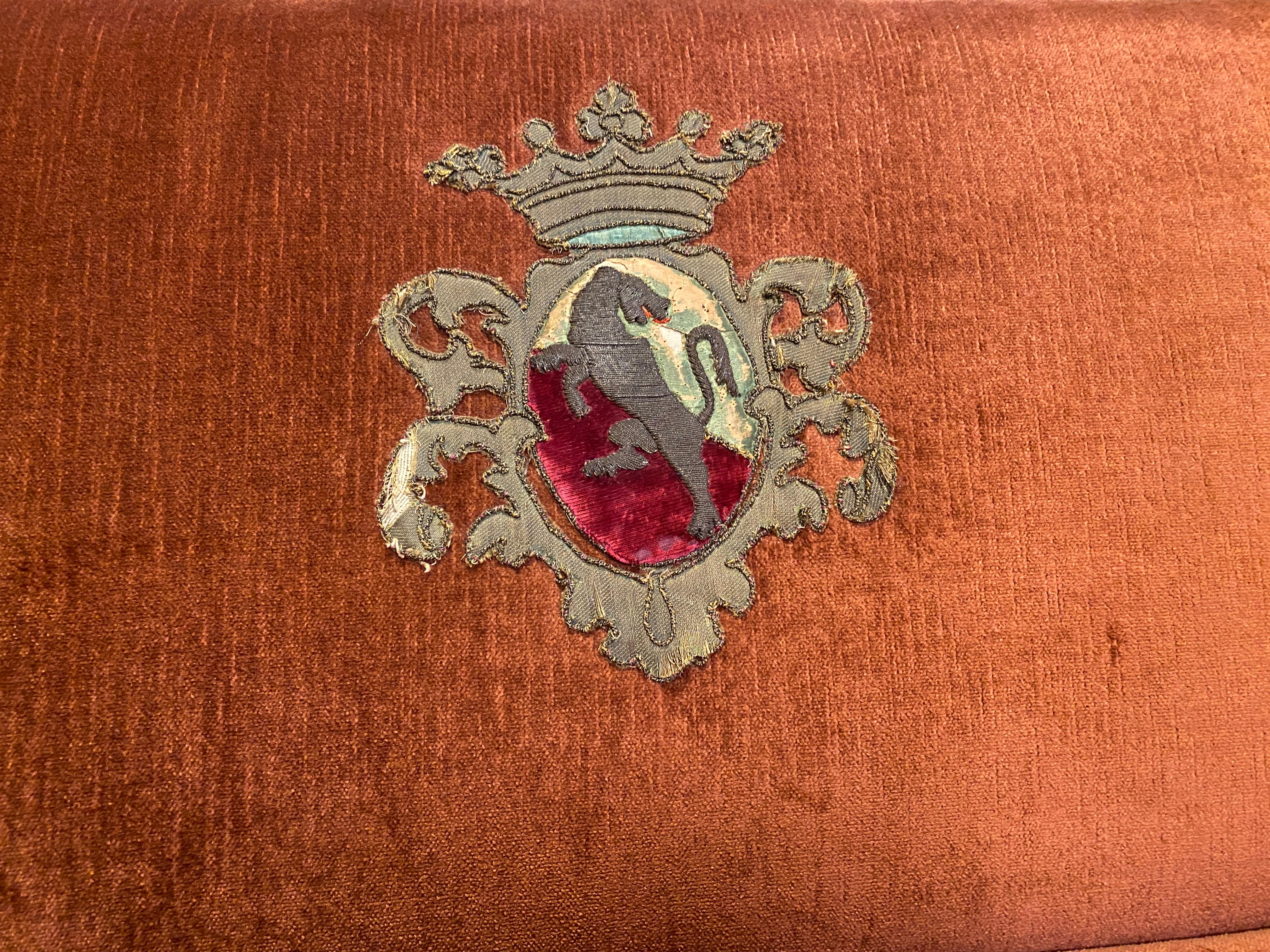 Brodé Canapé espagnol baroque du 19ème siècle en vente