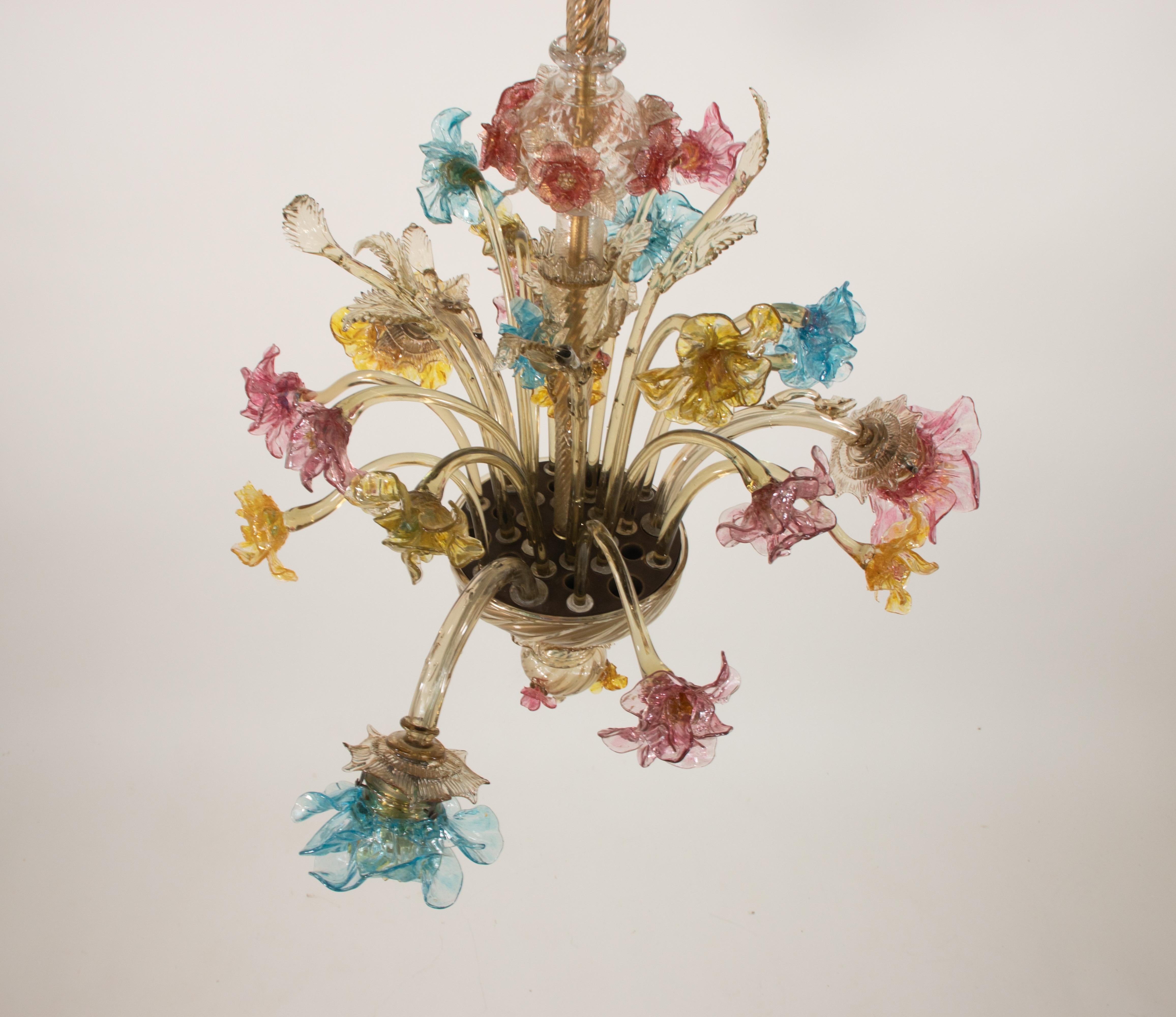 italien Lustre de Murano de style baroque du 19ème siècle à fleurs traditionnelles en vente
