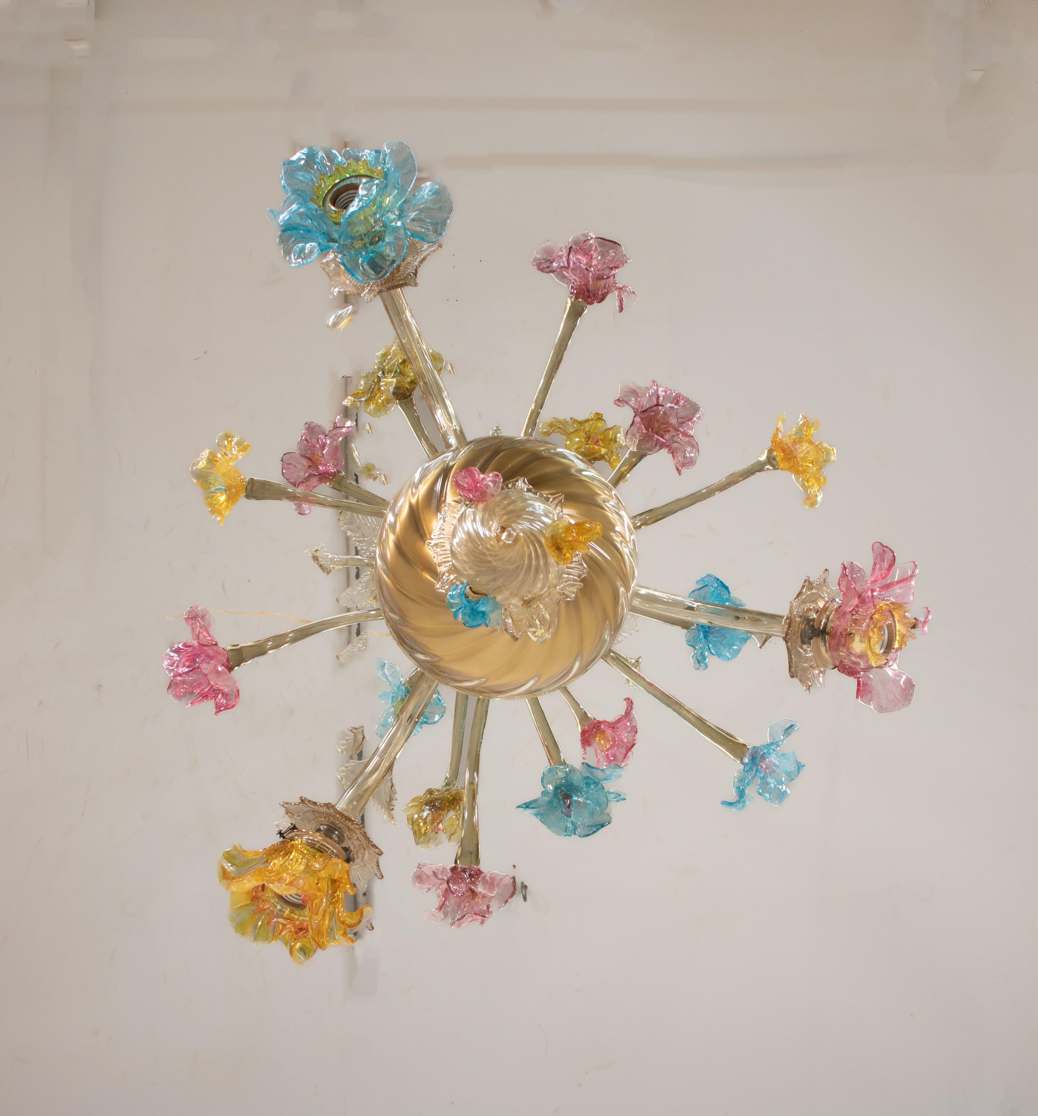 XIXe siècle Lustre de Murano de style baroque du 19ème siècle à fleurs traditionnelles en vente