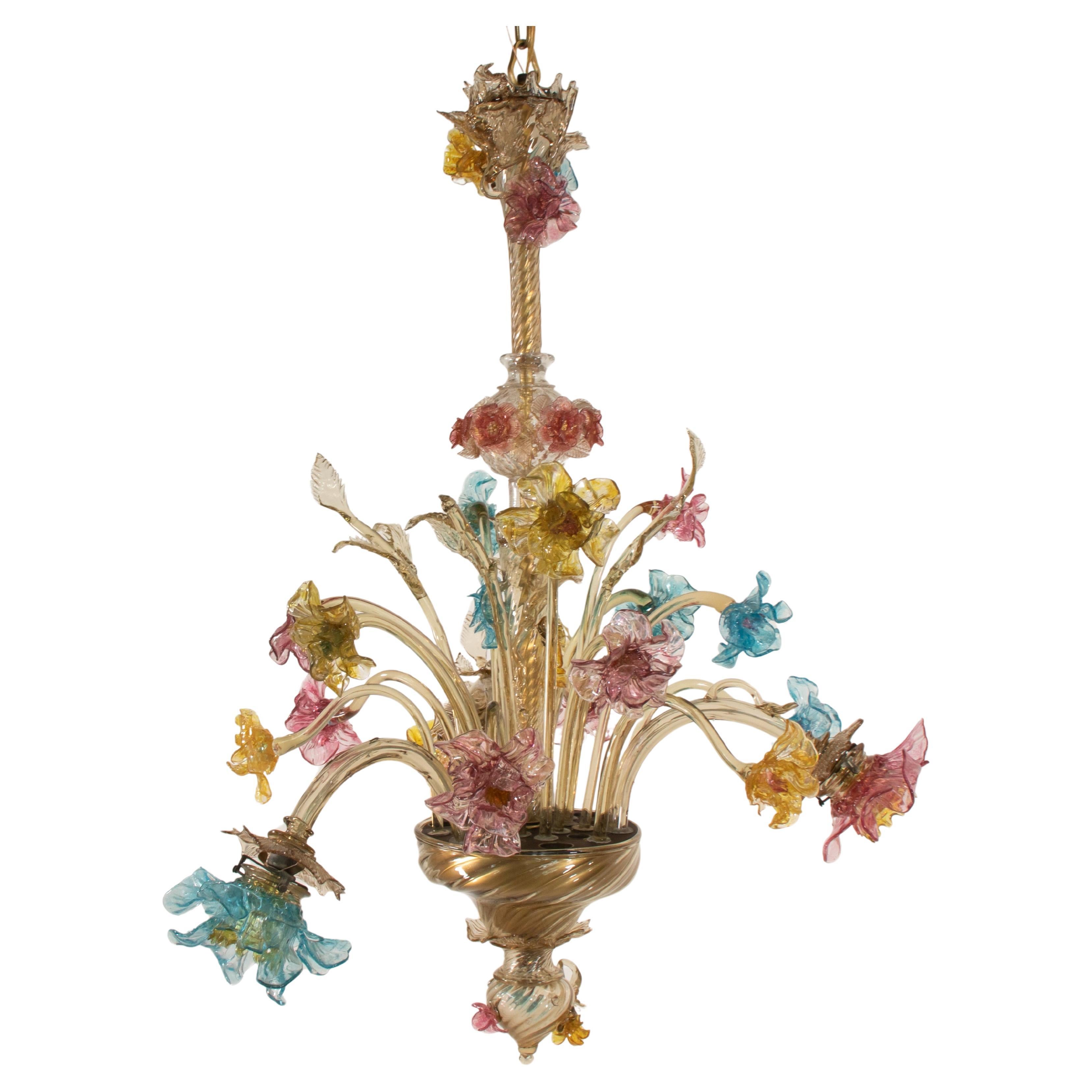 Lampadario di Murano del XIX secolo in stile barocco tradizionale e floreale