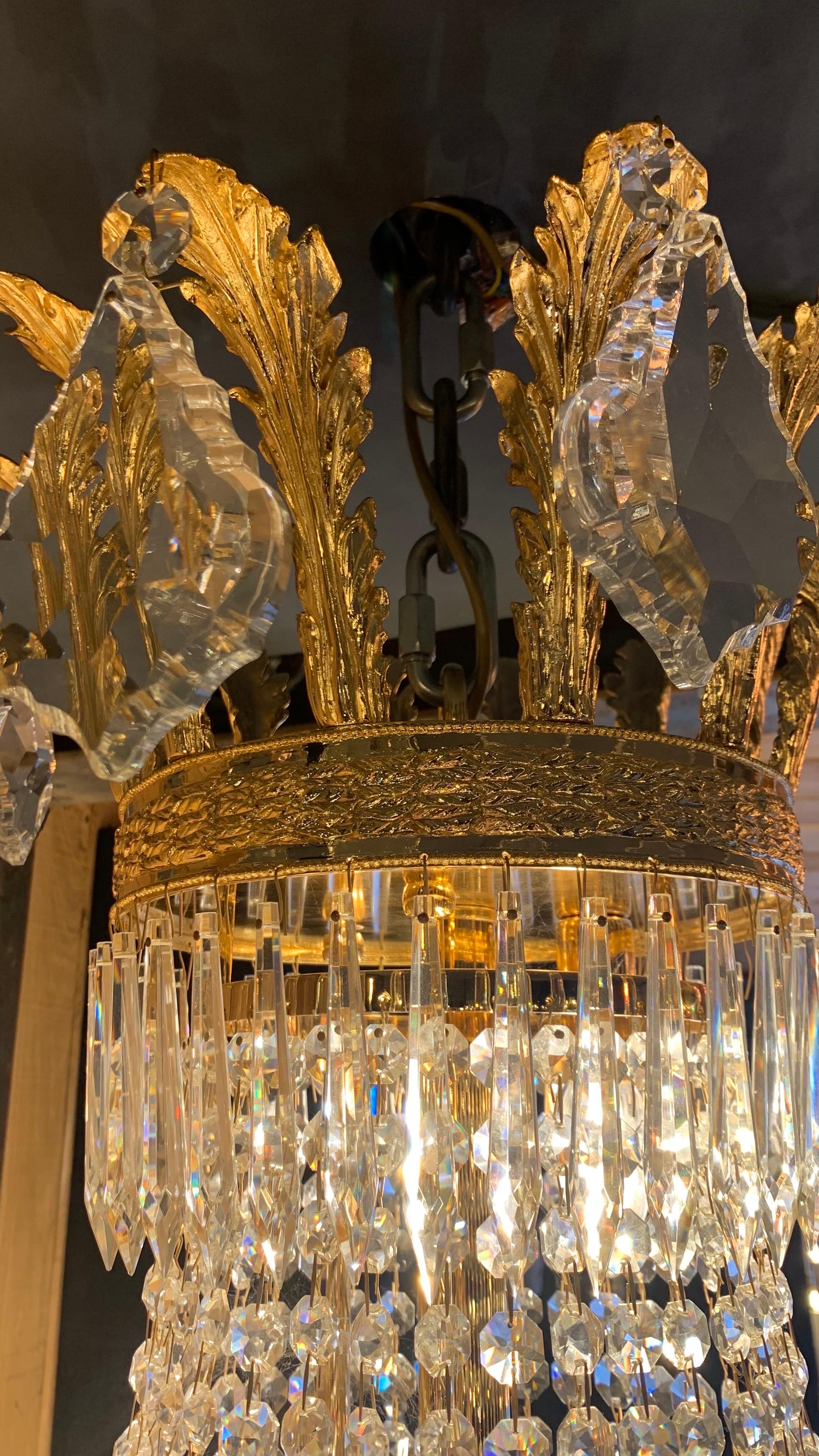 19th Century Basket Chandelier with 36 Lights in 24K Gold Bronze and Crystal In Excellent Condition For Sale In SAINT-OUEN-SUR-SEINE, FR