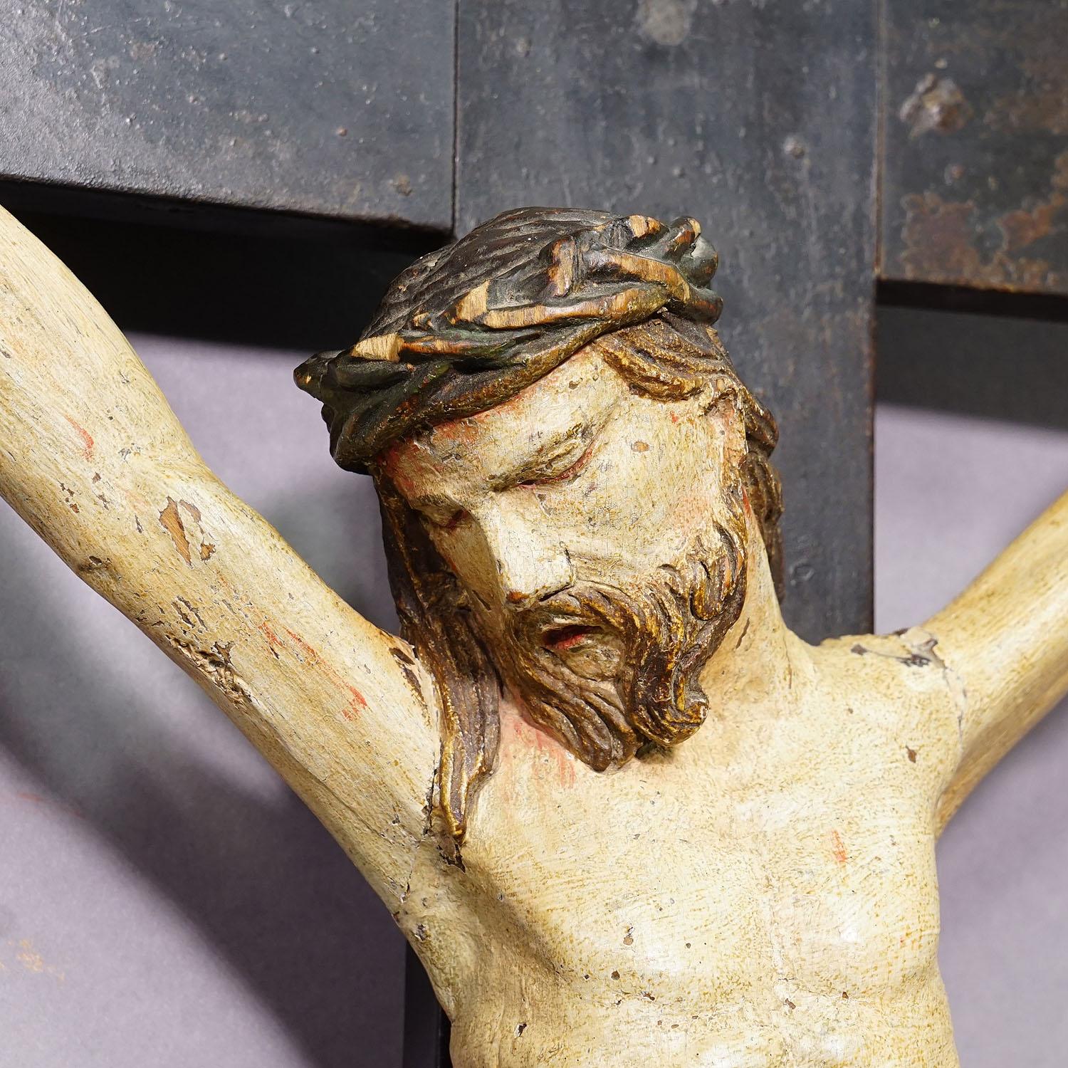 XIXe siècle Crucifix bavarois du 19ème siècle en bois sculpté en vente