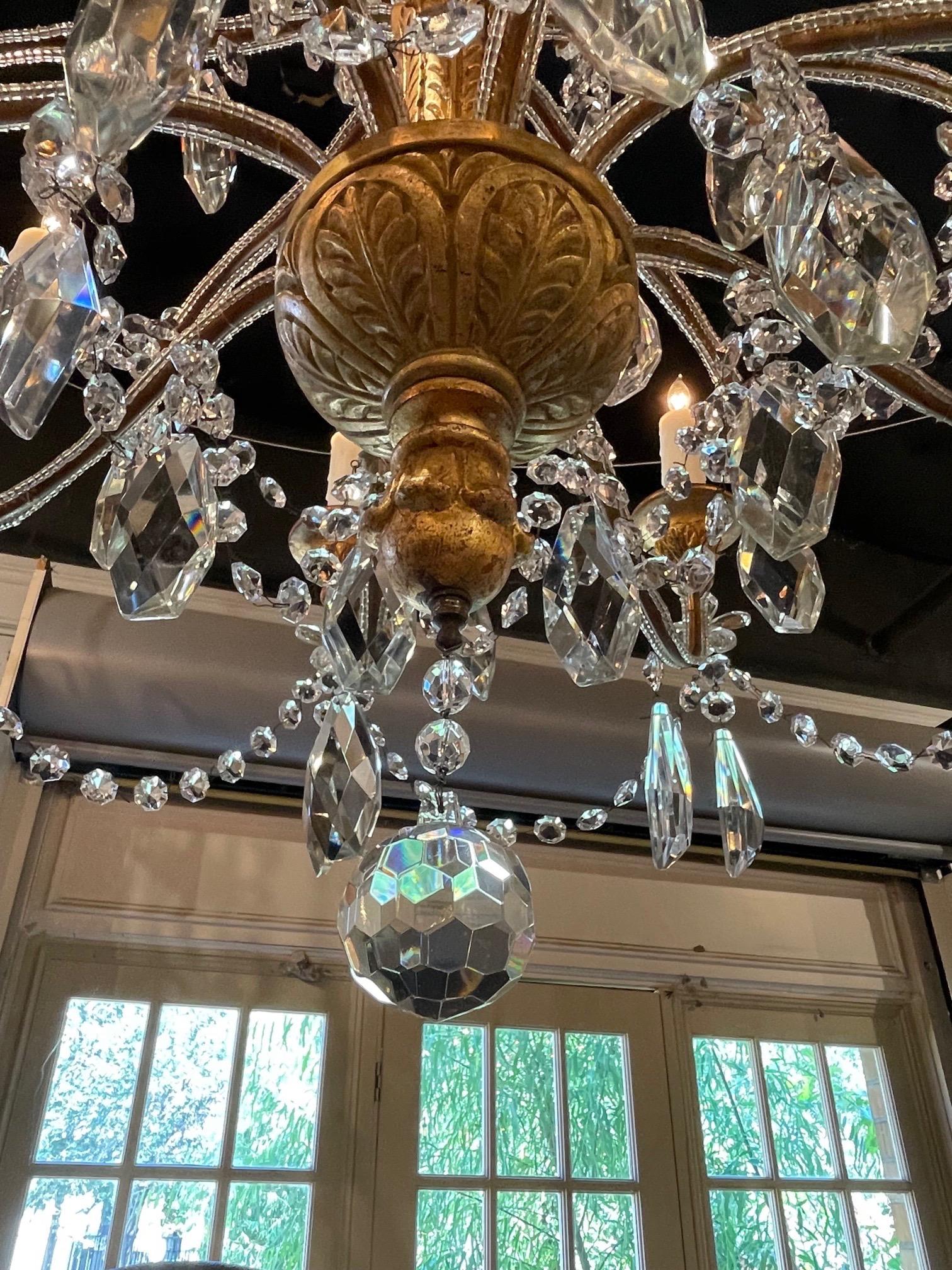 19th Century Beaded Crystal and Giltwood 8 Light Chandelier For Sale 4