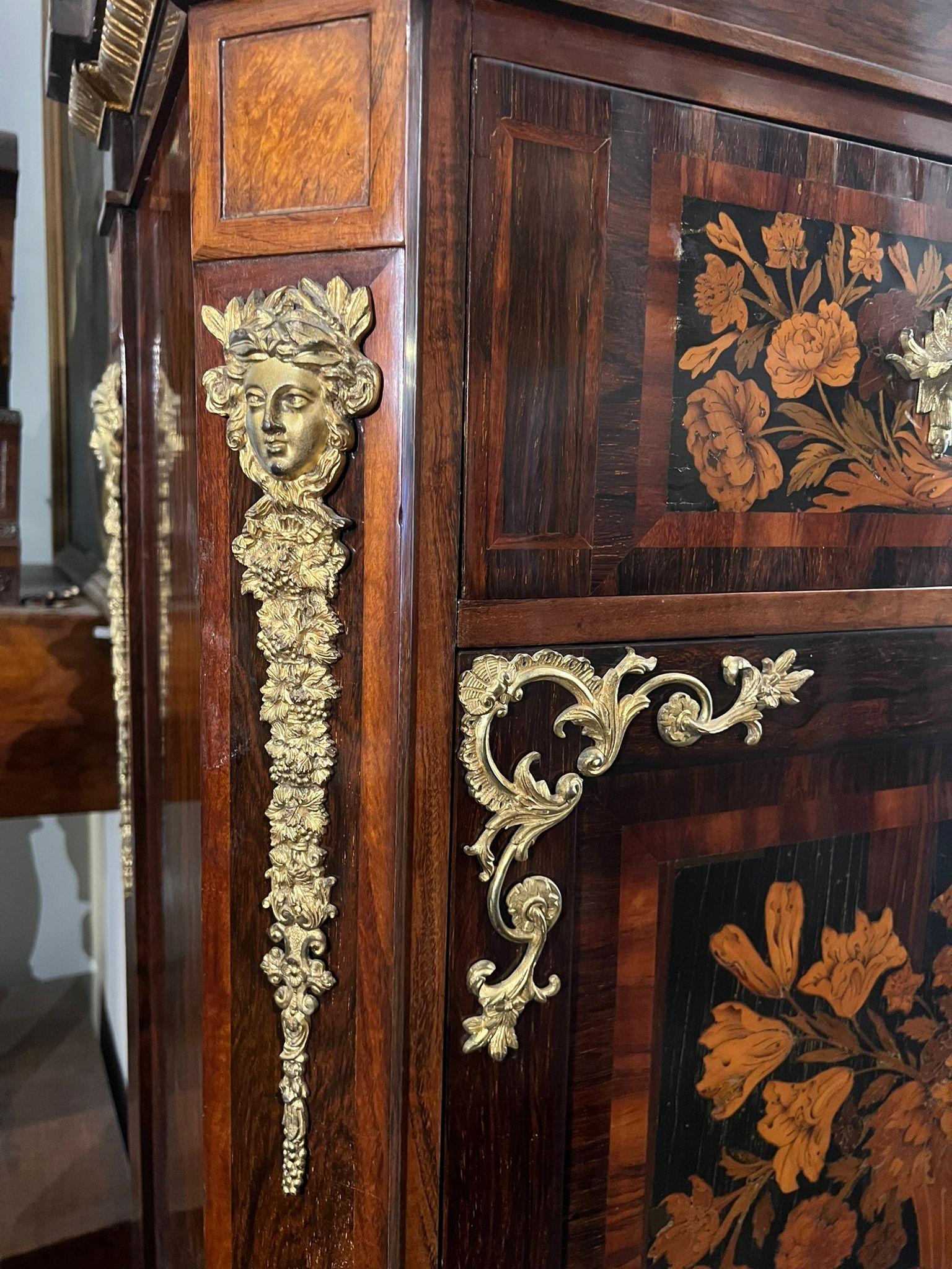19th Century Beautiful Antique Cabinet For Sale 5