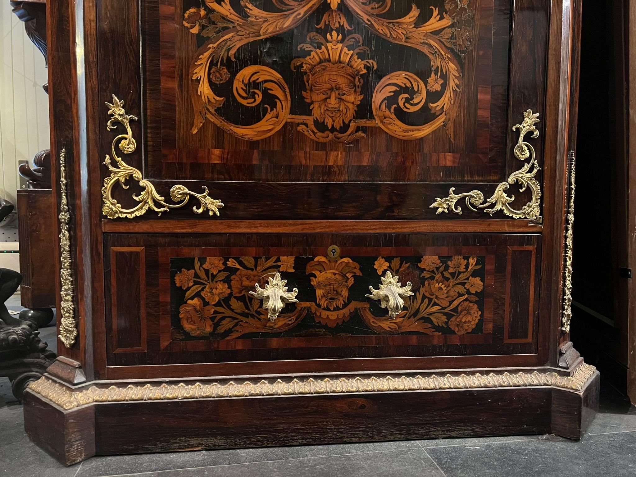 Wood 19th Century Beautiful Antique Cabinet For Sale