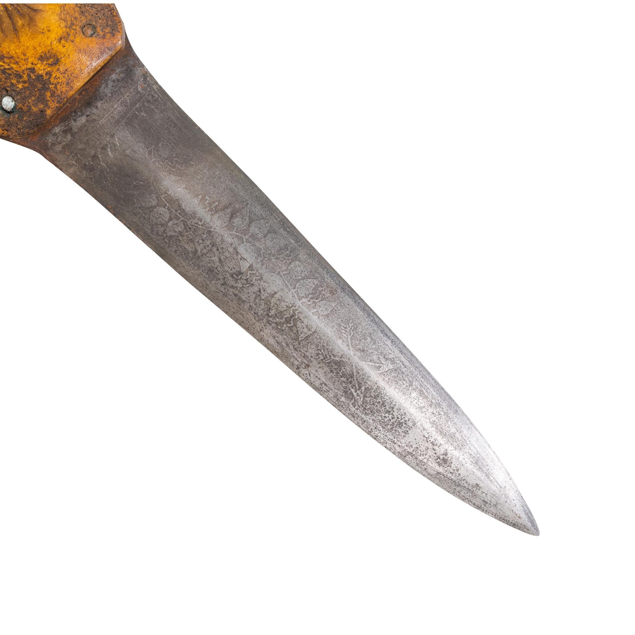Beaver tail bowie. 19th Century treaty knife with engraved blade. 