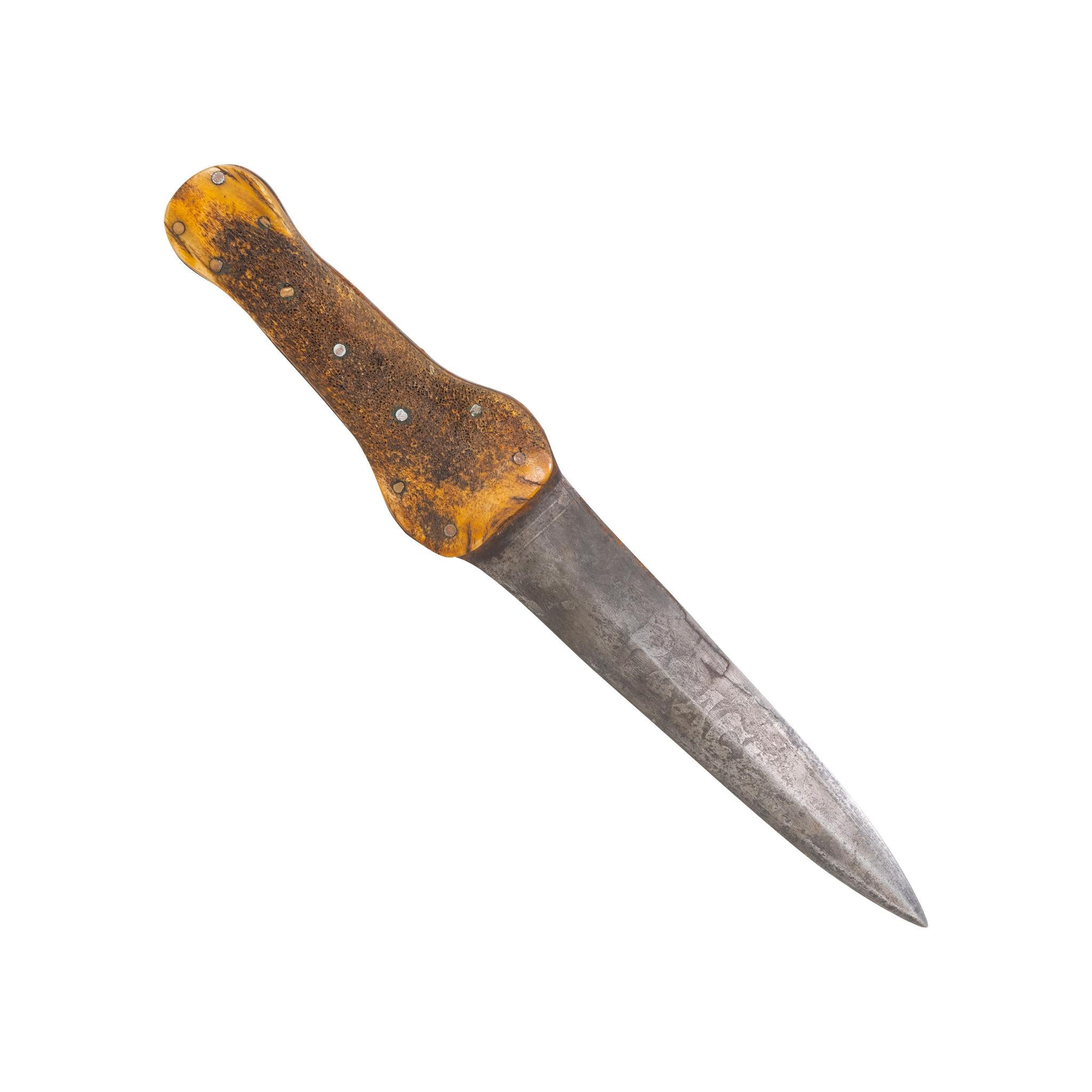 Acciaio 19th Century Beaver Tail Bowie Knife in vendita
