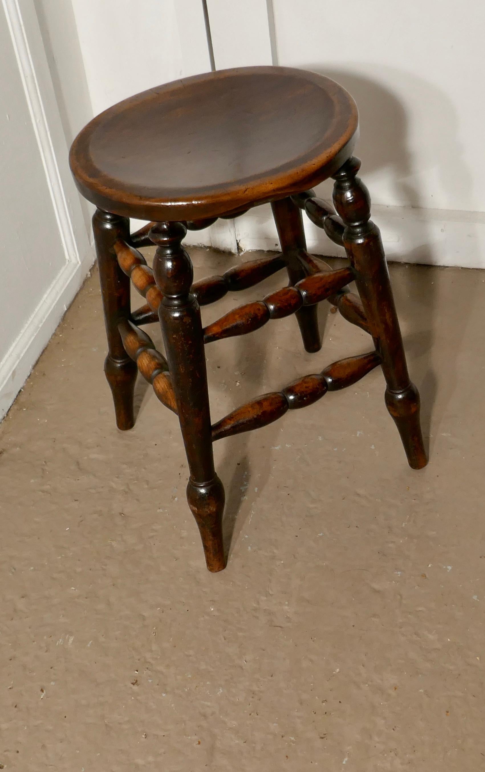 19th Century Beech and Elm Farmhouse Kitchen or Bar High Stool In Good Condition In Godshill, Isle of Wight