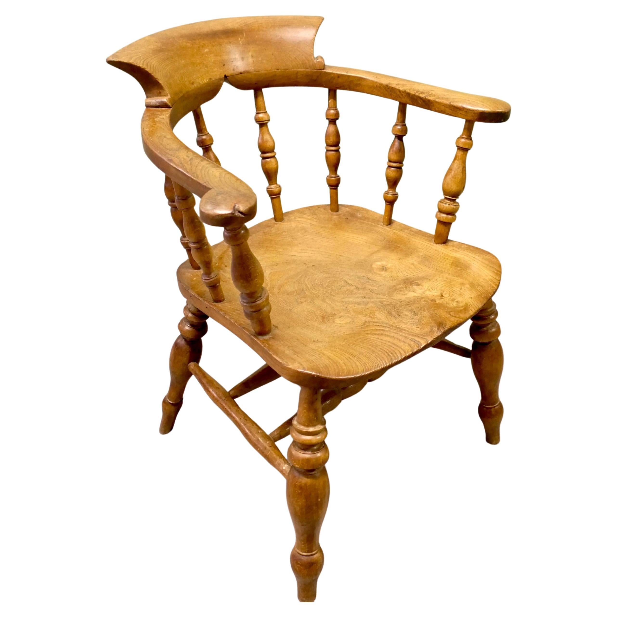 Chaise de bureau en hêtre et orme du 19e siècle en vente