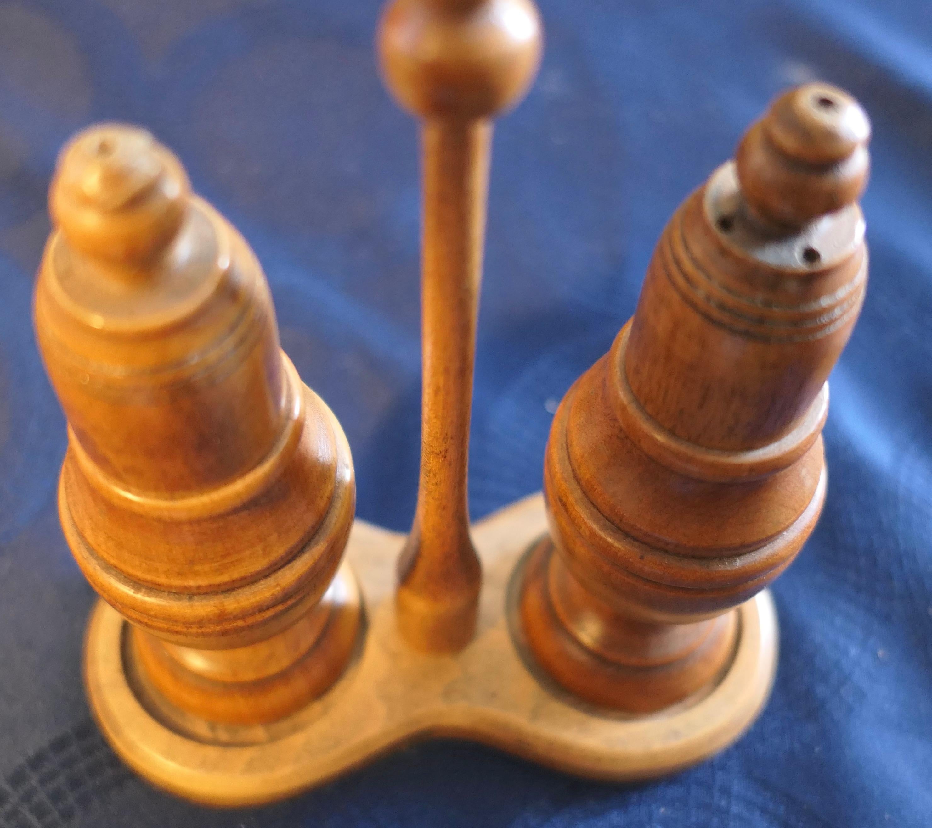 Georgian 19th Century Beech Treen Salt and Pepper Shakers on Stand    For Sale