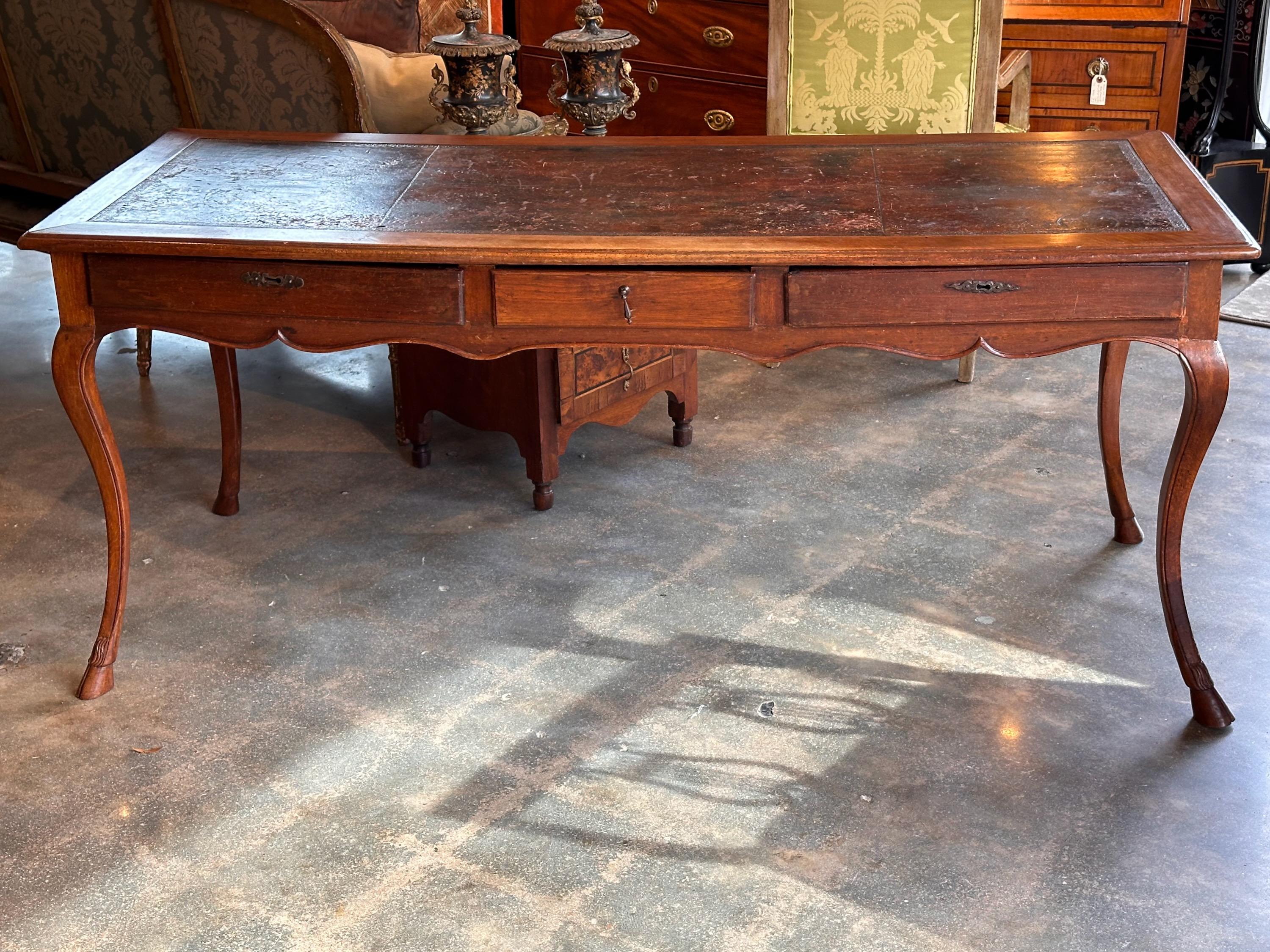 This table has all the style. Perfect for a desk or hall table.