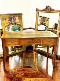 Scrivania del XIX secolo in legno di faggio con piano in pelle e cassetti laterali estraibili
