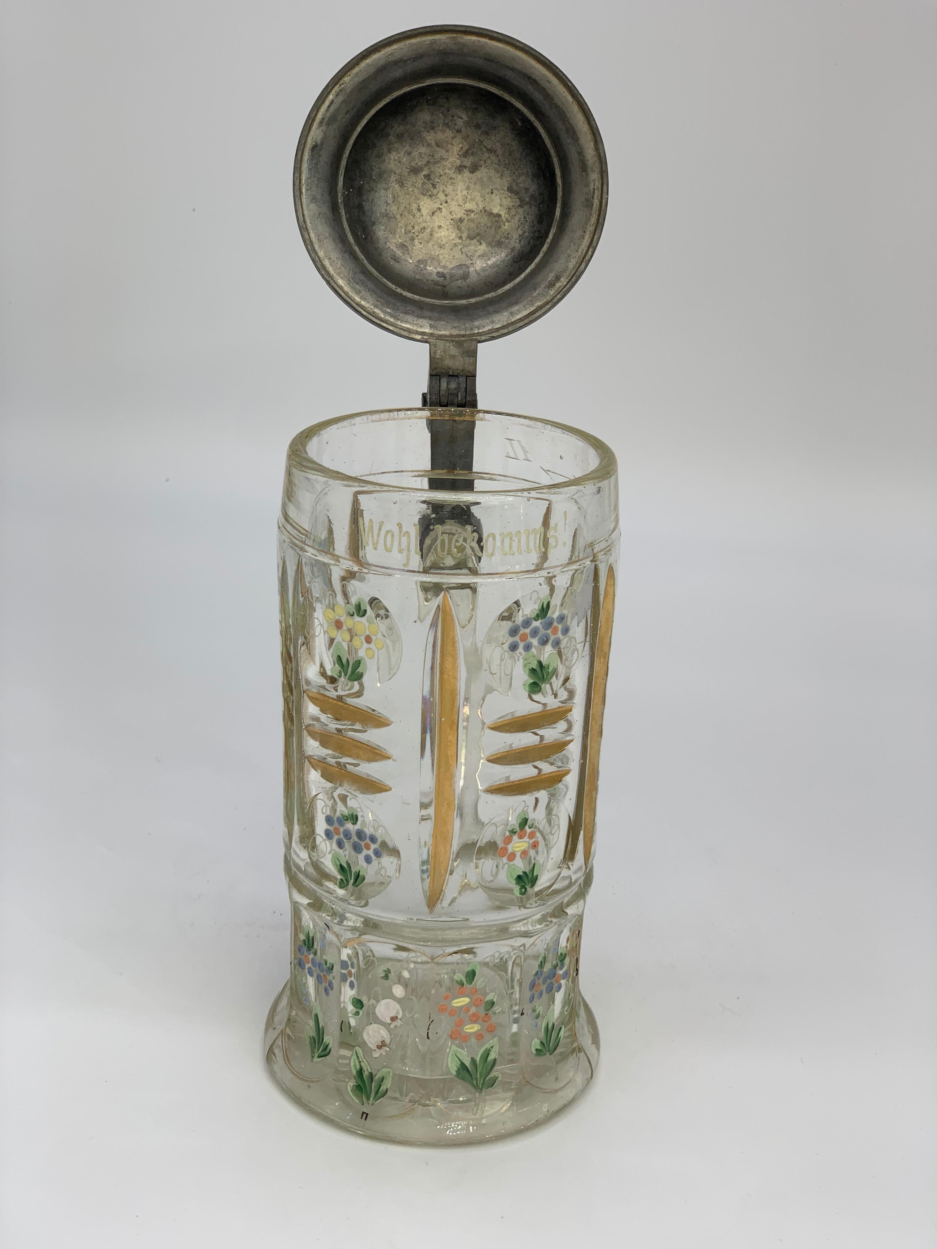 bierkrug aus dem 19. Jahrhundert mit Blumen und Golddetails und Diamantschliff im Angebot 1