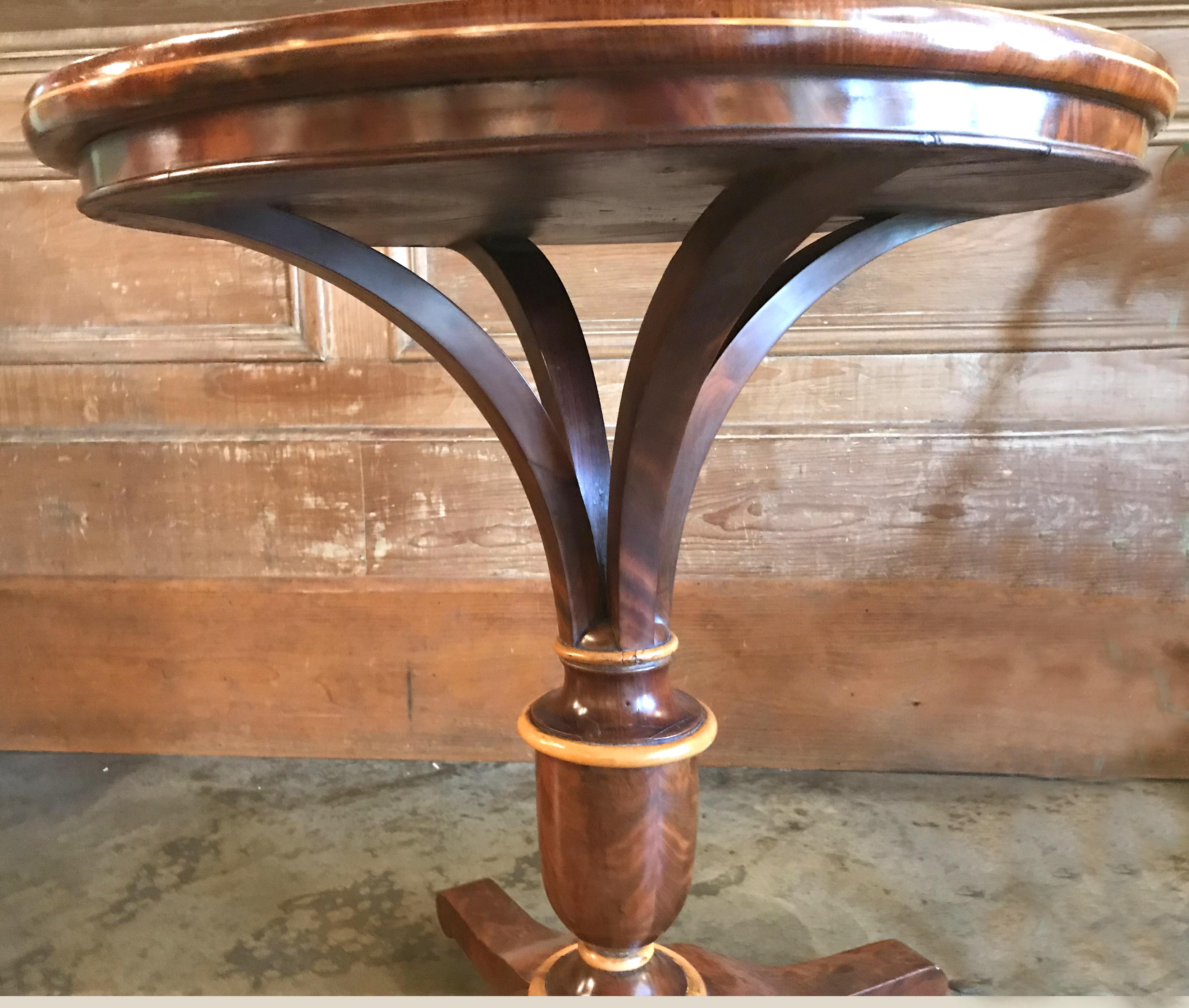 19th Century Biedermeier Round Top Mahogany Center Table with Line Inlay In Good Condition In Milford, NH