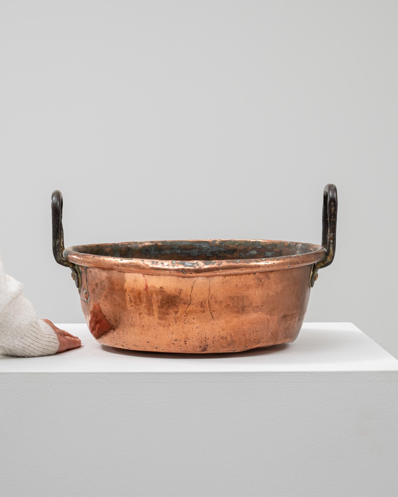 Belge 19th Century Belgian Copper Pot en vente