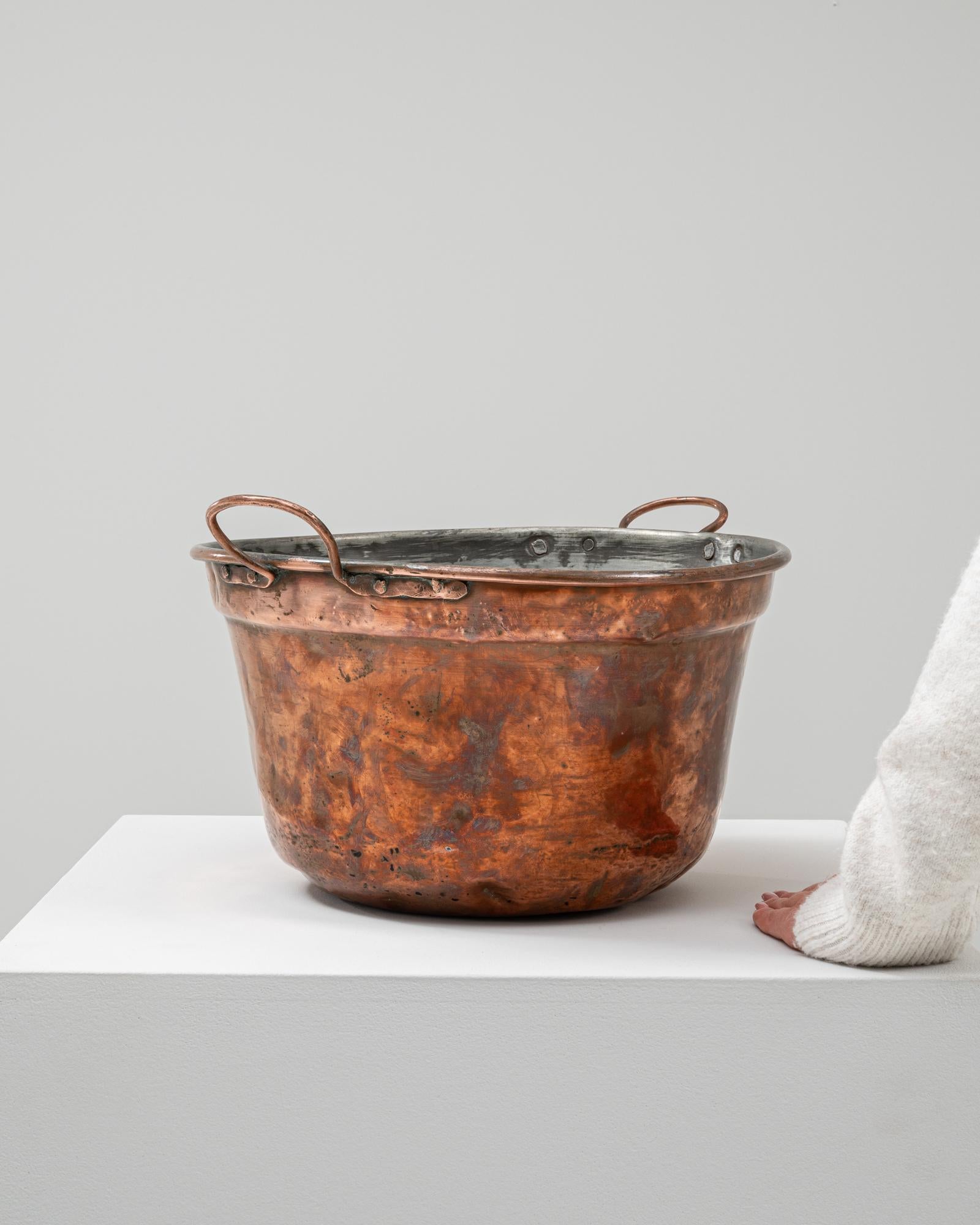 XIXe siècle 19th Century Belgian Copper Pot en vente