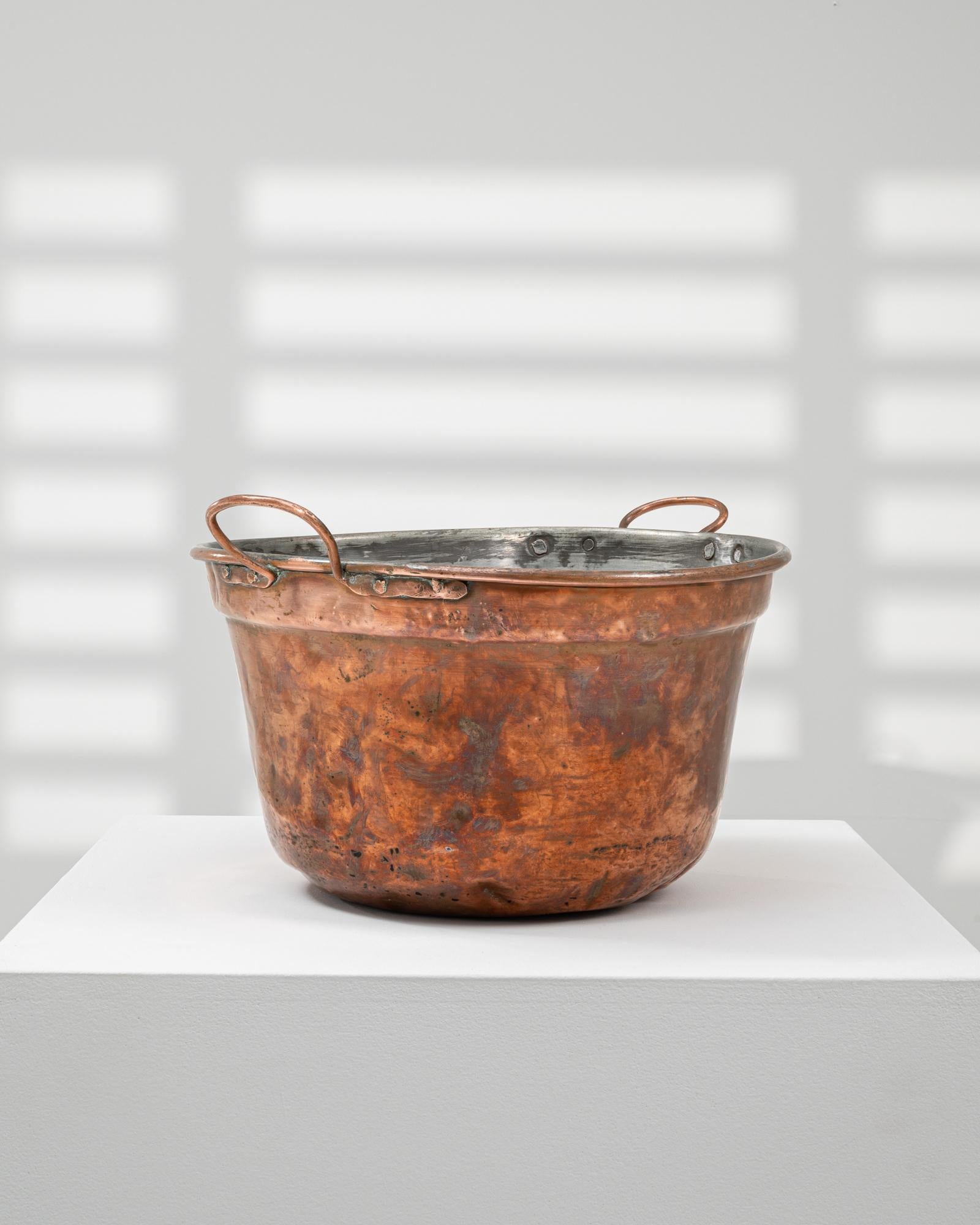 Cuivre 19th Century Belgian Copper Pot en vente