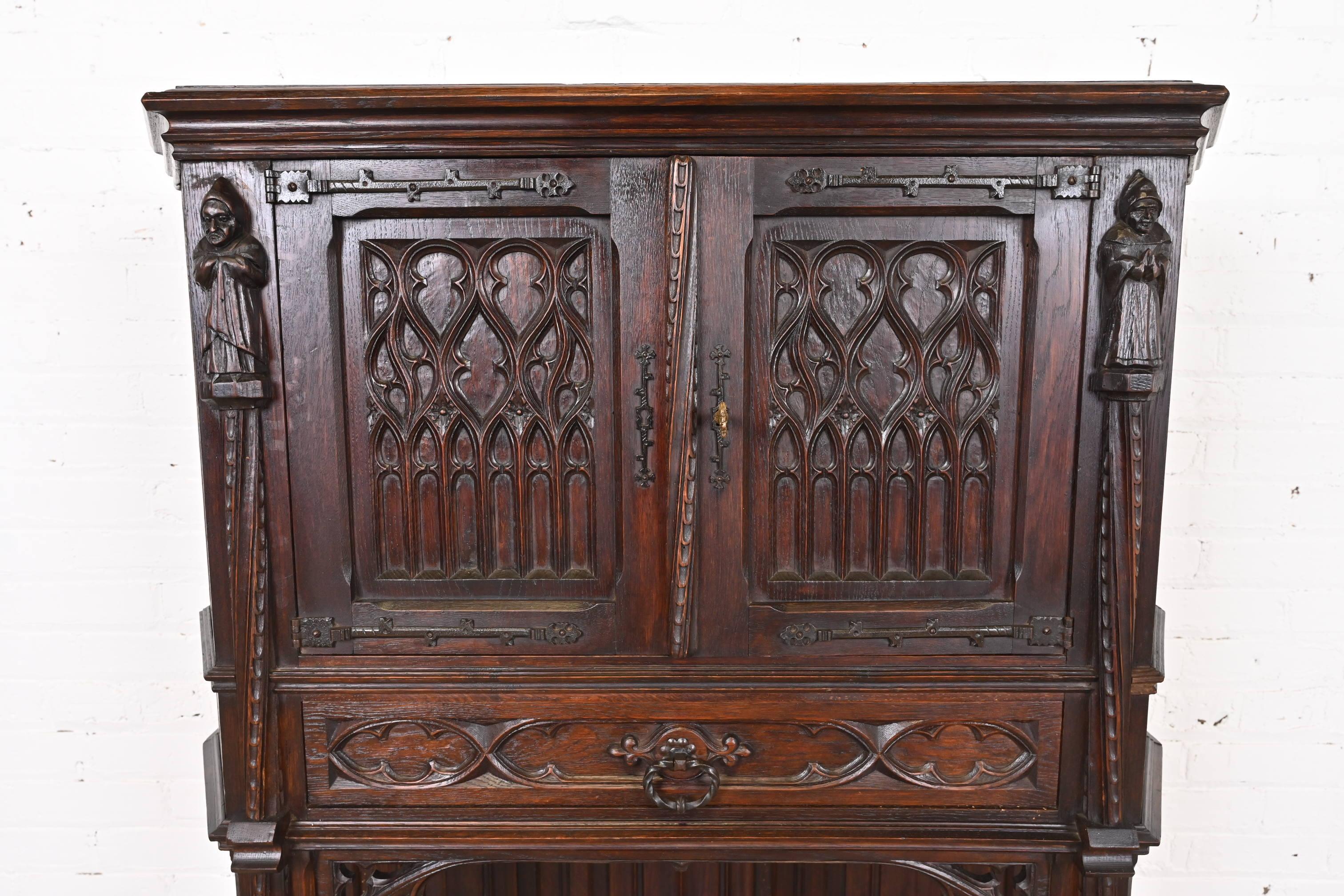 19th Century Belgian Gothic Revival Carved Dark Oak Bar Cabinet For Sale 7