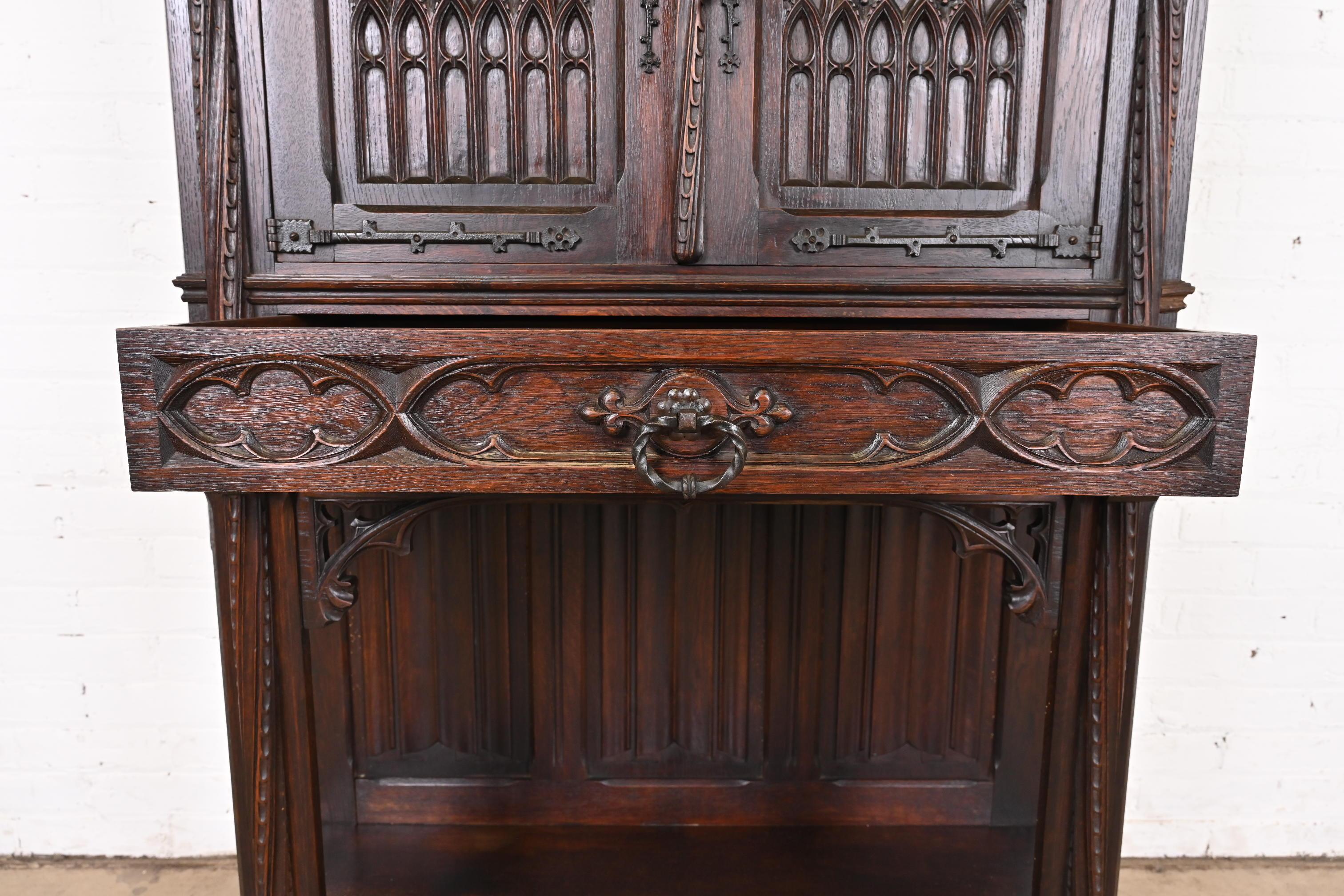 19th Century Belgian Gothic Revival Carved Dark Oak Bar Cabinet For Sale 13