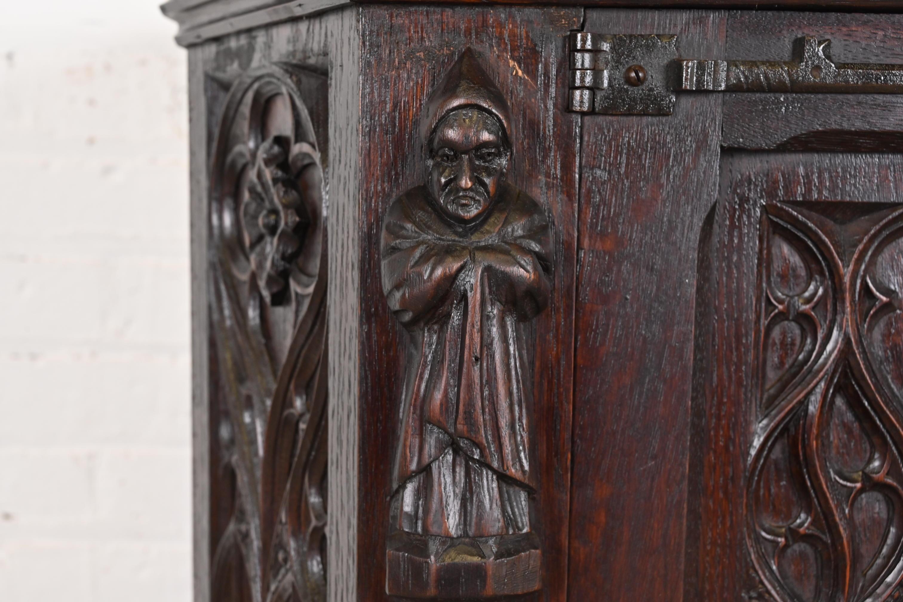 19th Century Belgian Gothic Revival Carved Dark Oak Bar Cabinet For Sale 4