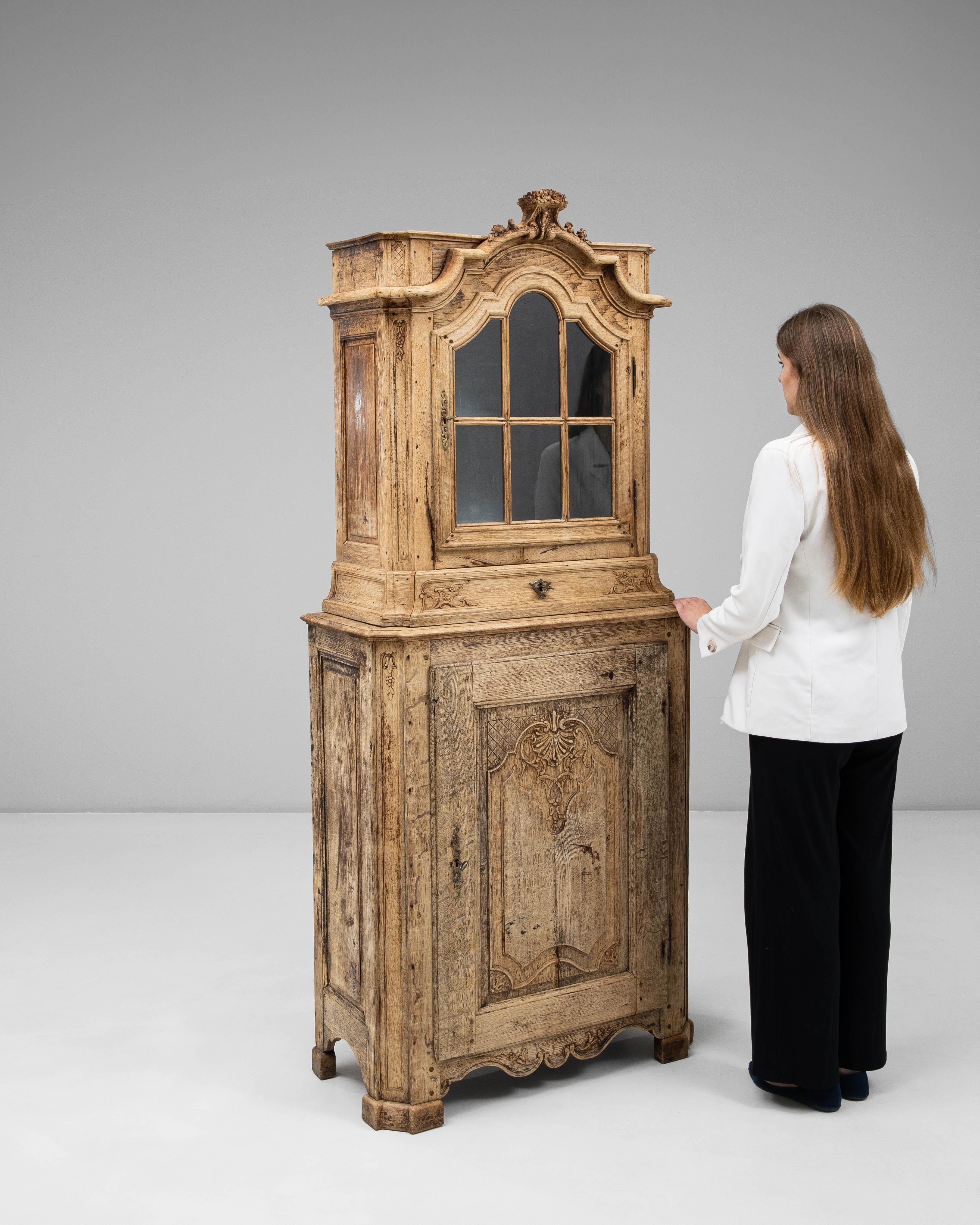 Gabinetto belga Luigi XV in Oak del XIX secolo in vendita 2