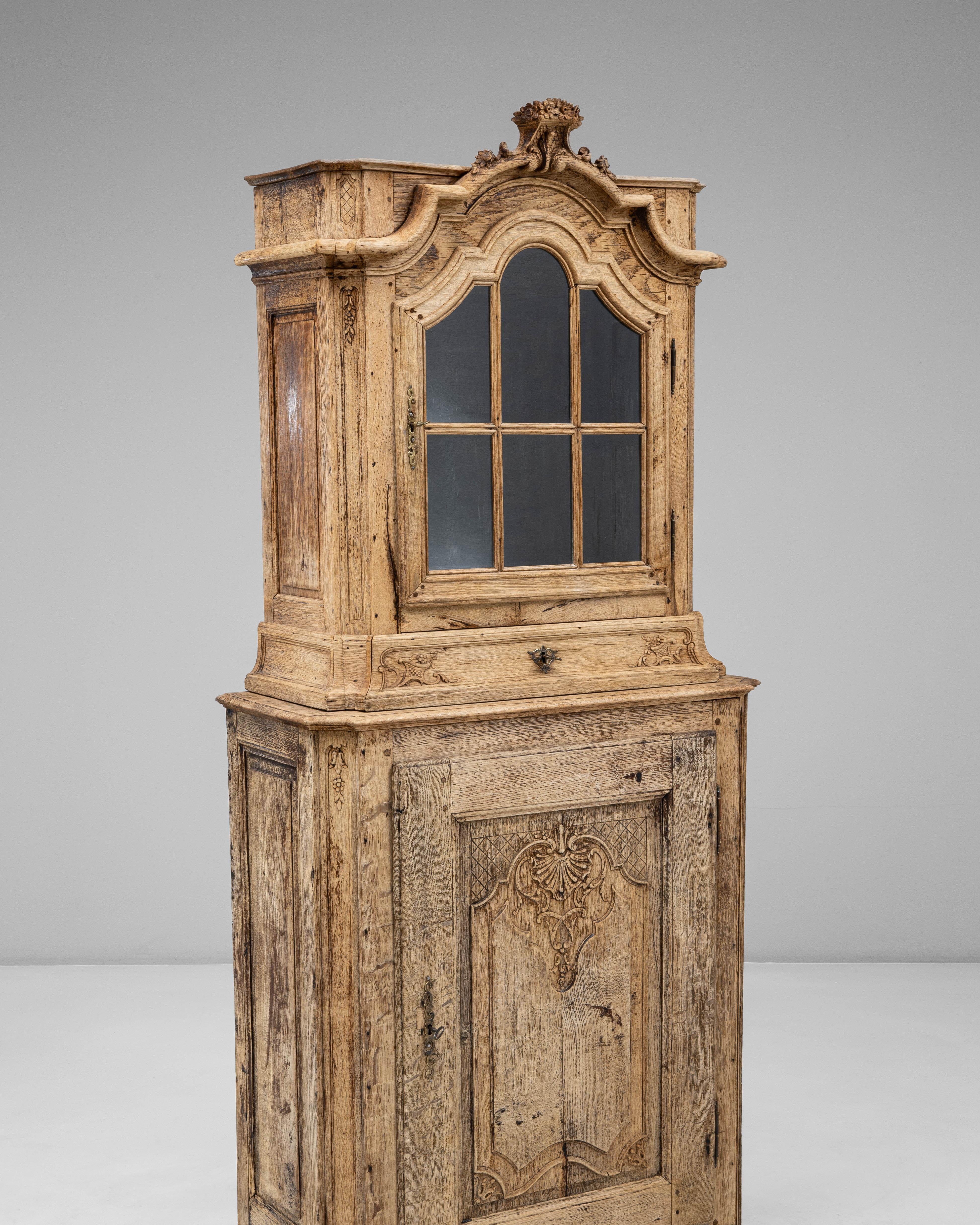 Gabinetto belga Luigi XV in Oak del XIX secolo in vendita 3