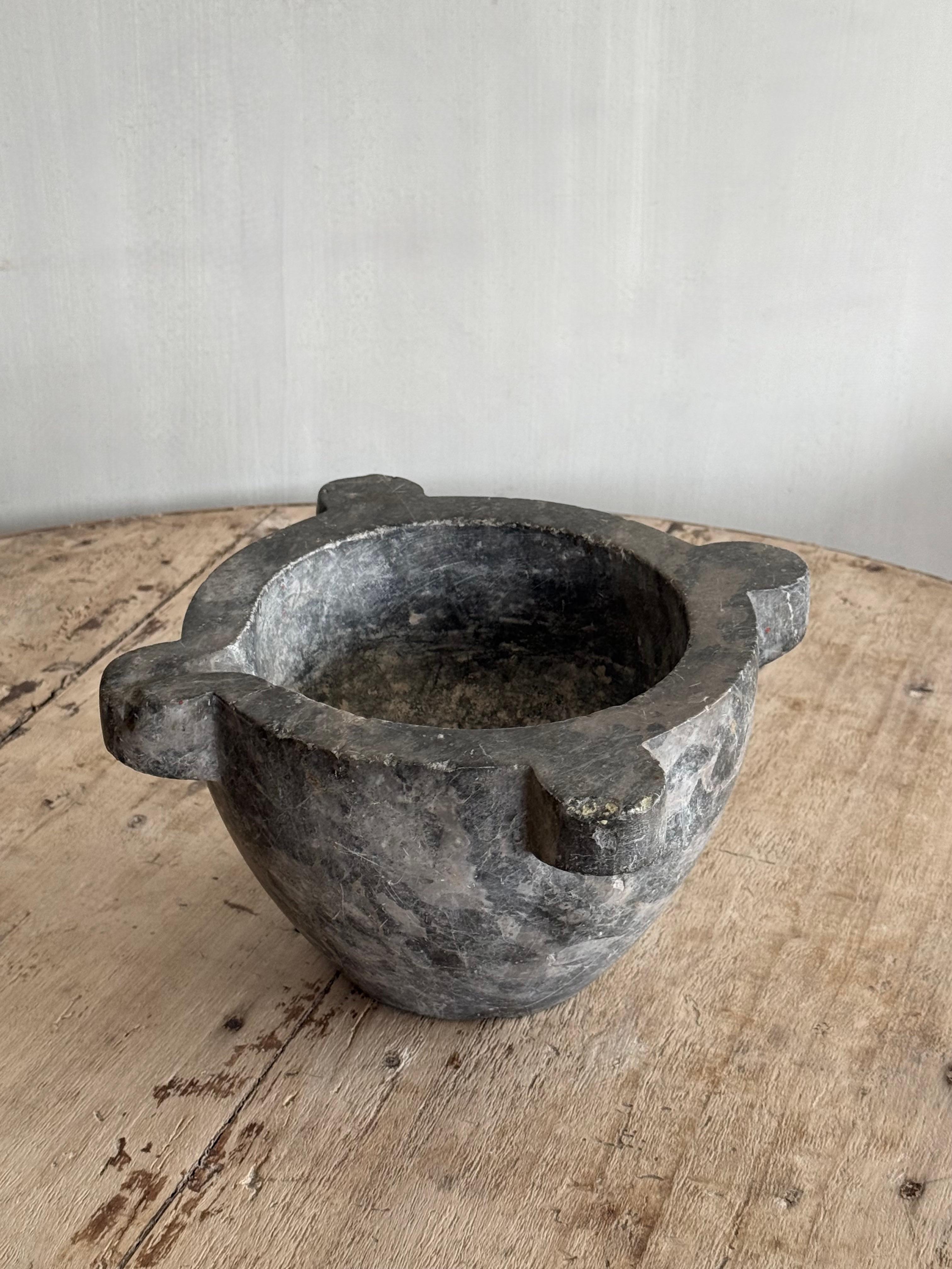 Belga Mortaio di marmo belga del XIX secolo in vendita