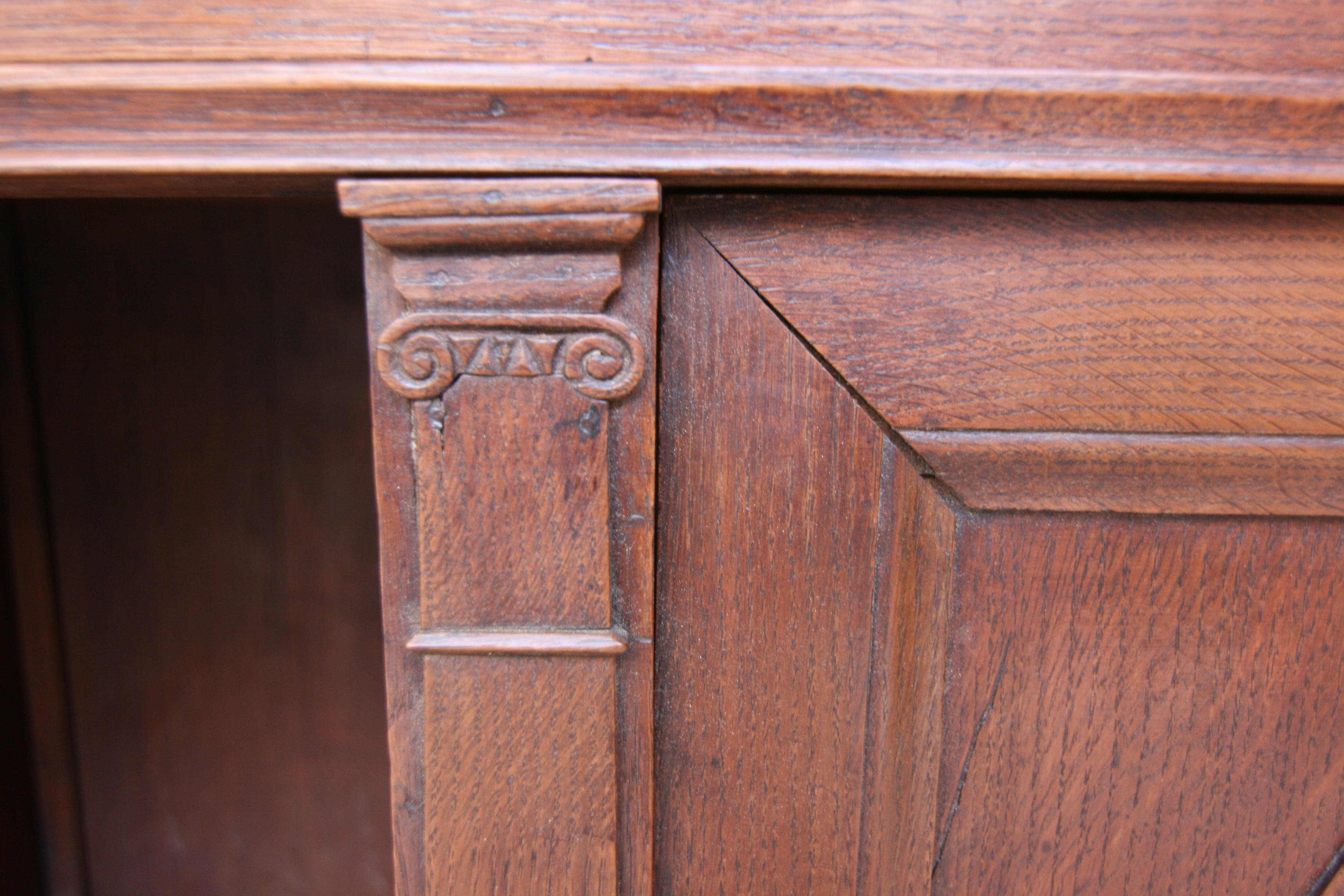 19th Century Belgian Notary Desk Made of Oak For Sale 7