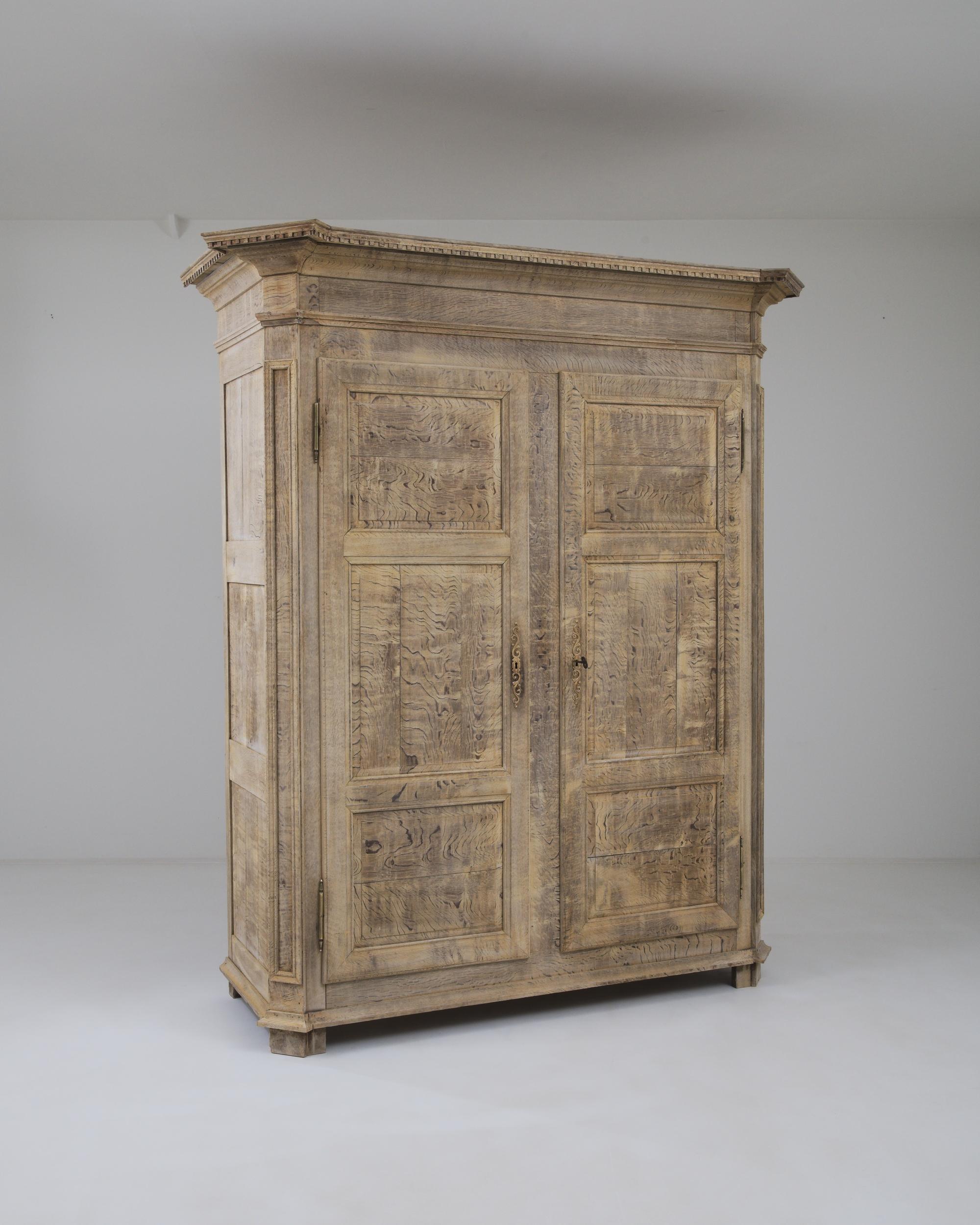 Blanchi Cabinet en chêne de Belgique du 19ème siècle 