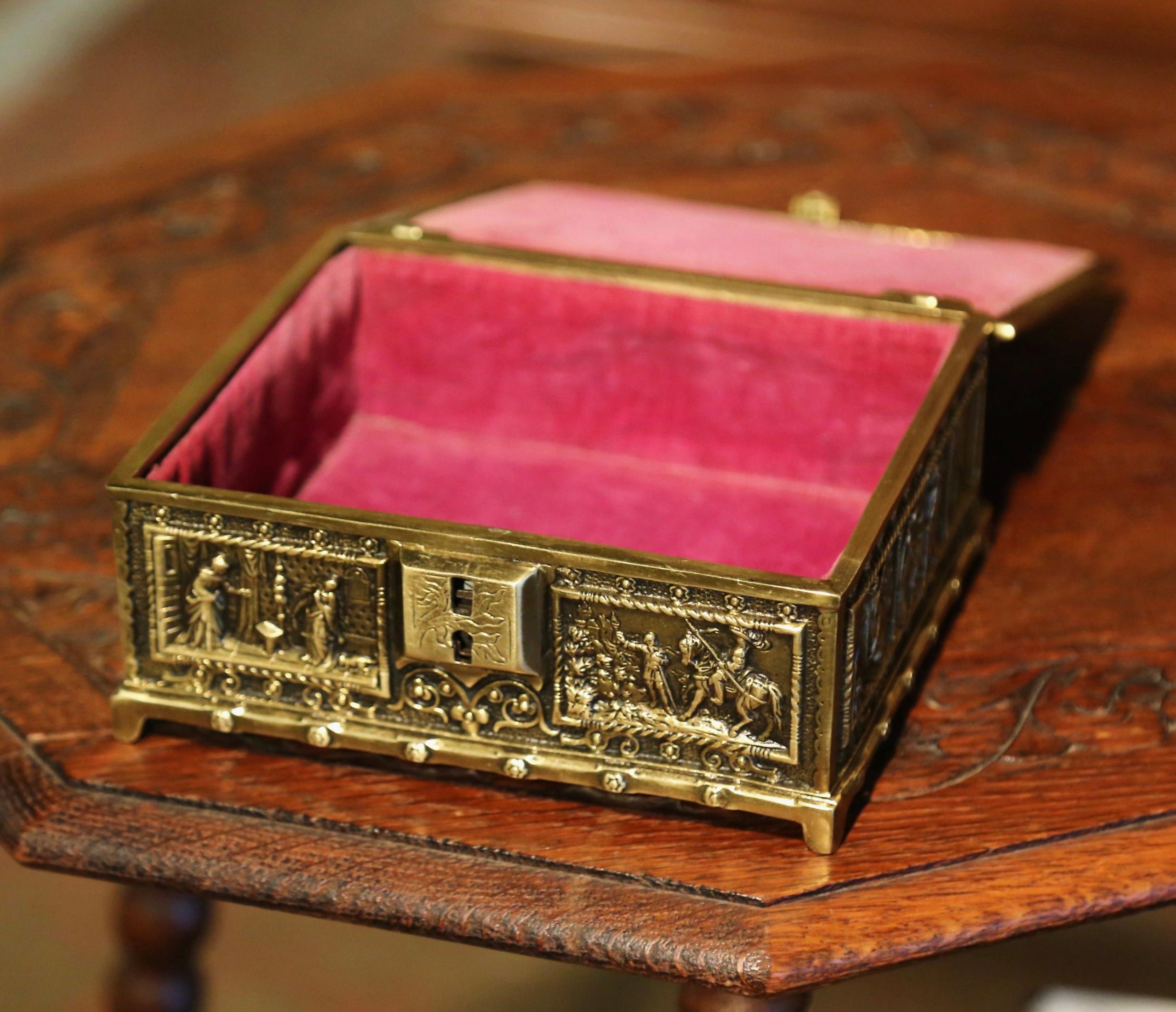 19th-Century Belgian Patinated Bronze Jewelry Box with Medieval Court Decor In Excellent Condition In Dallas, TX