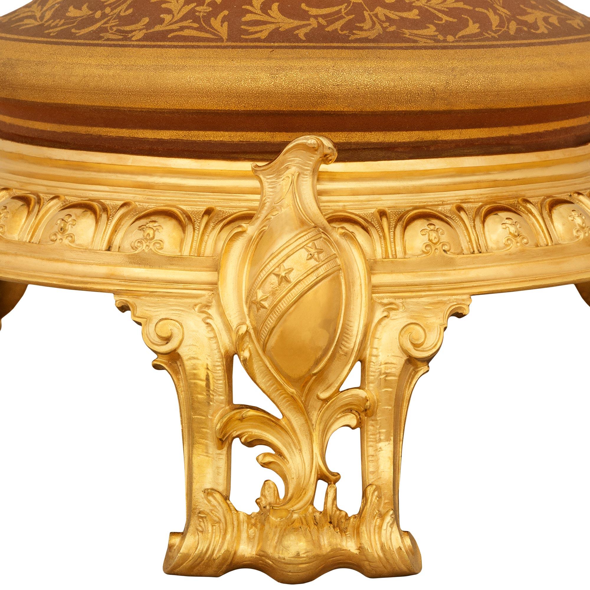 Lampada da terra in ormolu e vetro del XIX secolo, periodo Belle Epoque, Luigi XV/XVI sec. in vendita 3
