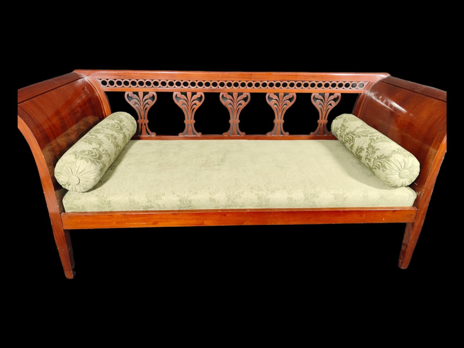 XIXe siècle BENCH EN MAHOGANY DU 19{}E{} SIÈCLE en vente