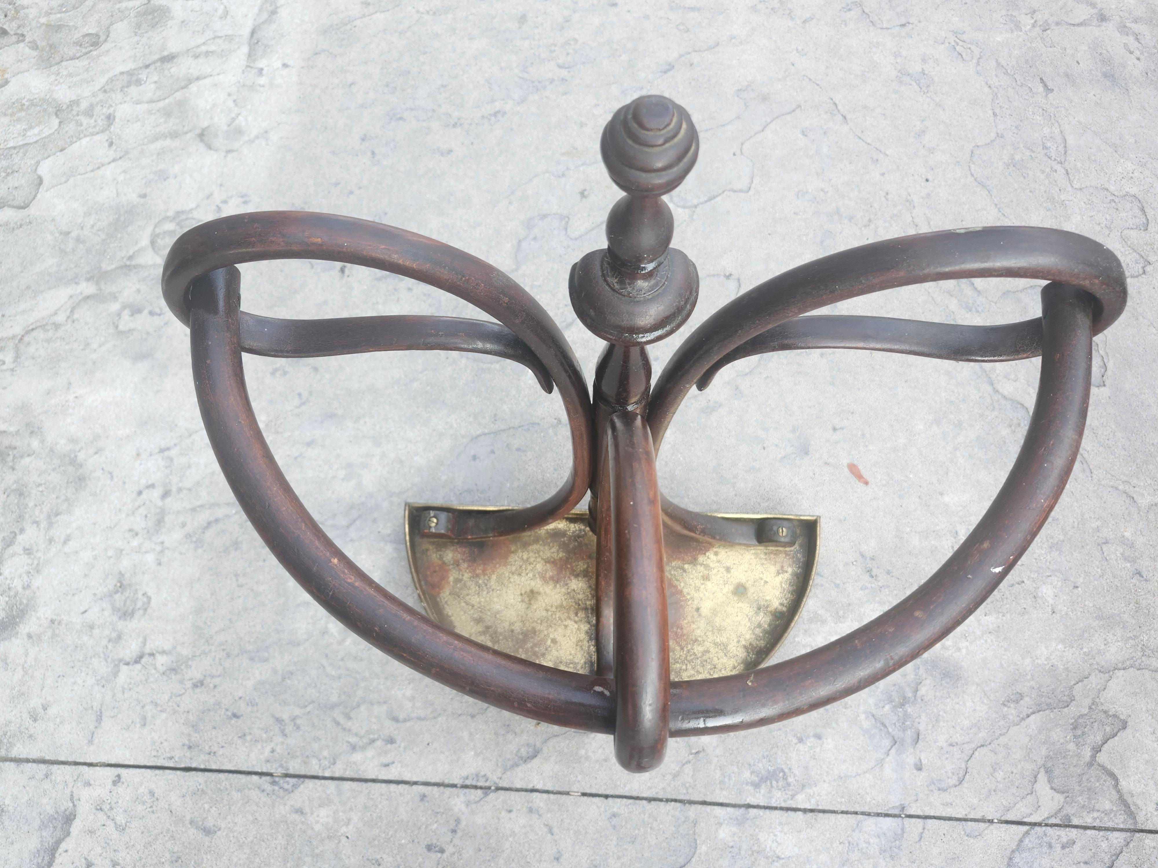 19. Jahrhundert Bugholz Mahagoni Schirmständer w Messing Tablett von Thonet 1875 im Angebot 4