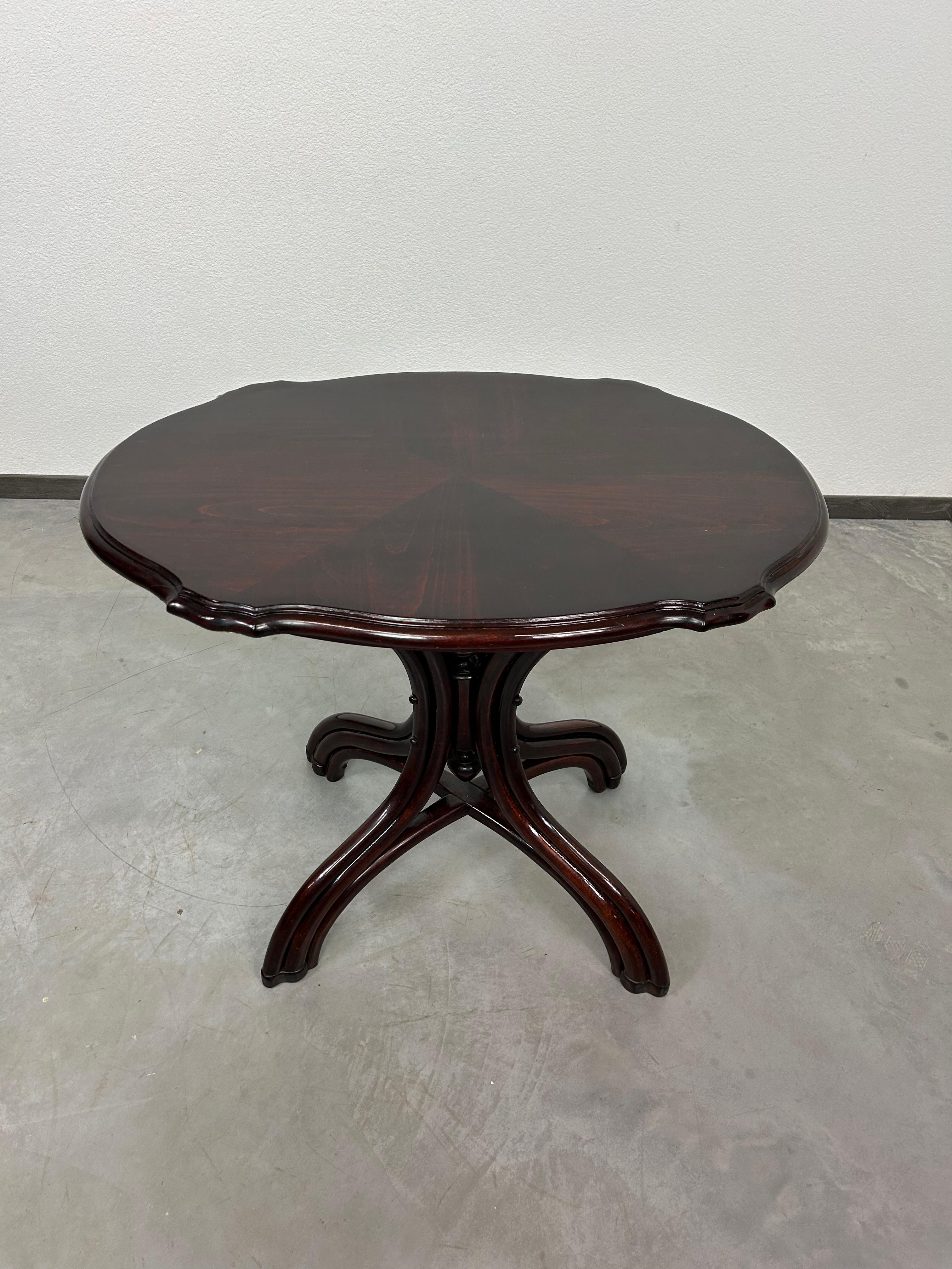 Vienna Secession 19th century bentwood Thonet table For Sale