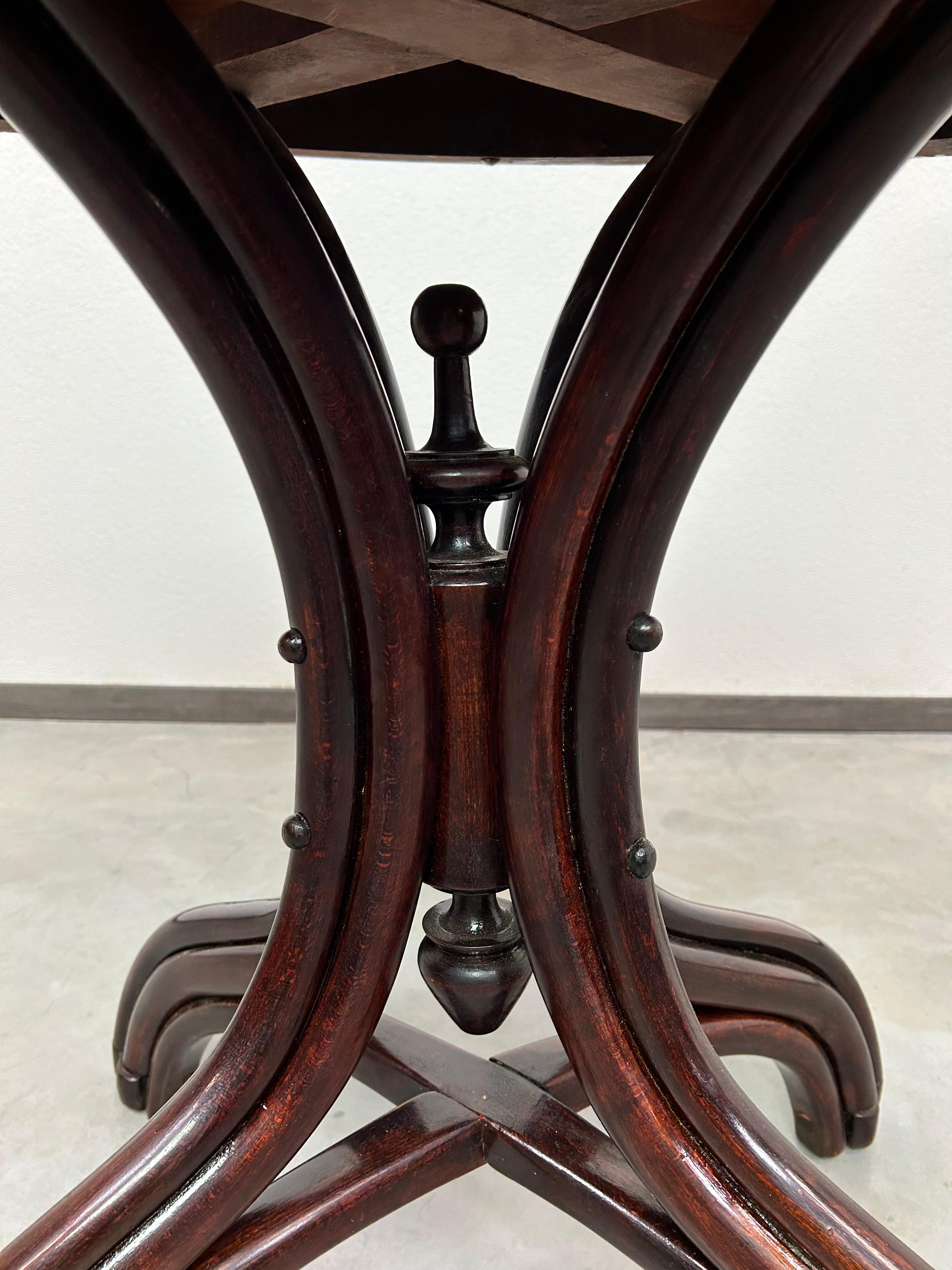19th Century 19th century bentwood Thonet table For Sale