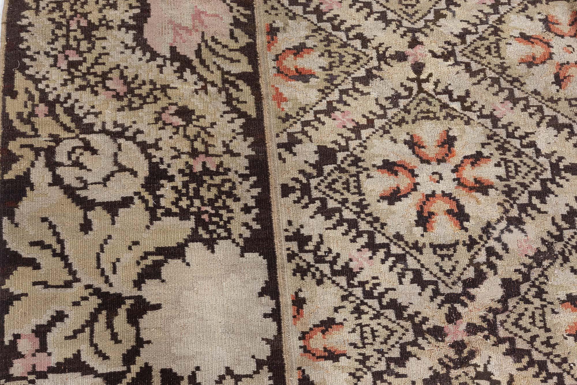 19th Century Bessarabian Handmade Wool Rug In Good Condition For Sale In New York, NY