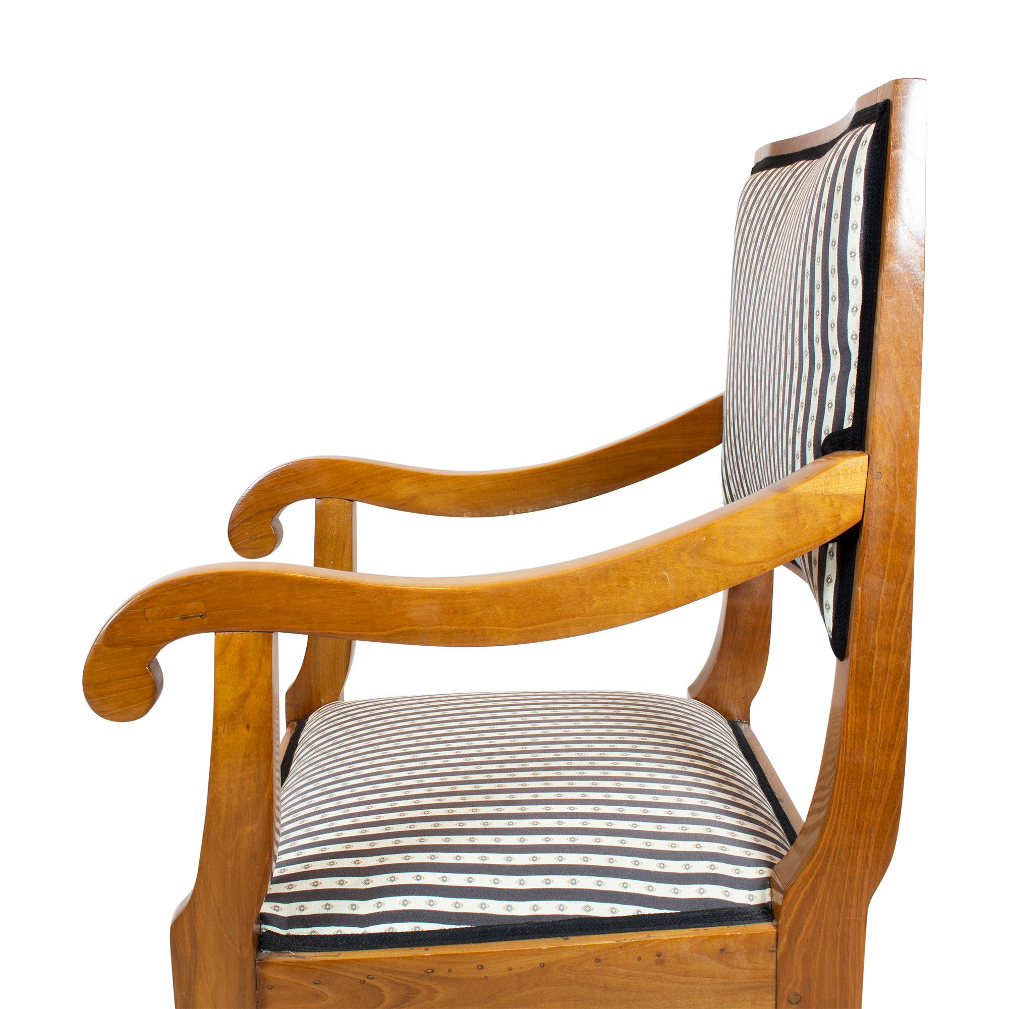 Biedermeier-Sessel aus massivem Kirschbaumholz, 19. Jahrhundert (Poliert) im Angebot