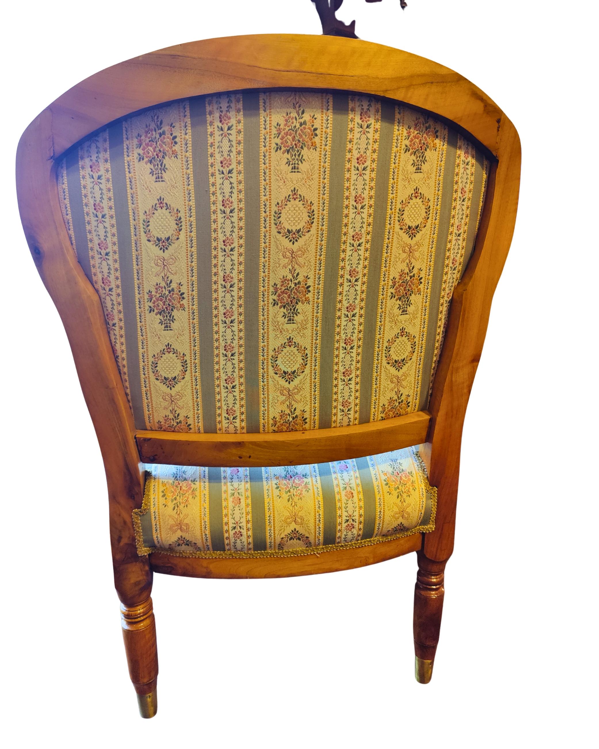 Sillón Biedermeier Siglo XIX Madera Maciza de Nogal Alemán en venta