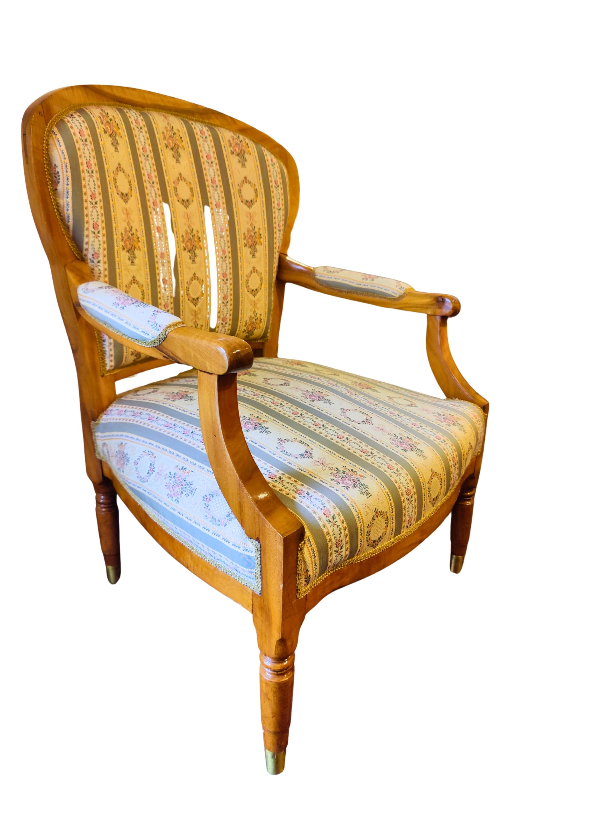 Sillón Biedermeier Siglo XIX Madera Maciza de Nogal en Bueno estado para la venta en Darmstadt, DE