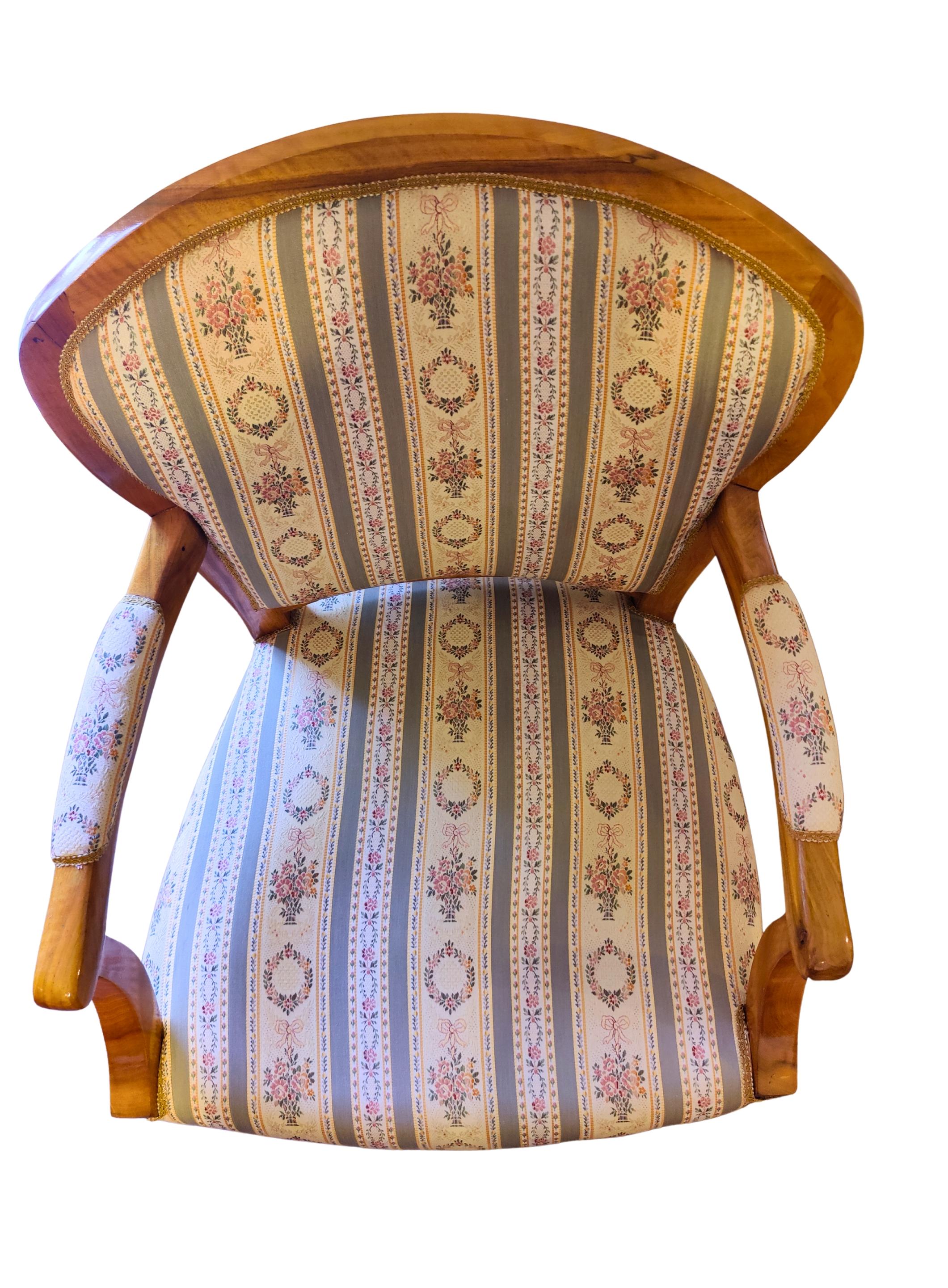 Sillón Biedermeier Siglo XIX Madera Maciza de Nogal siglo XIX en venta