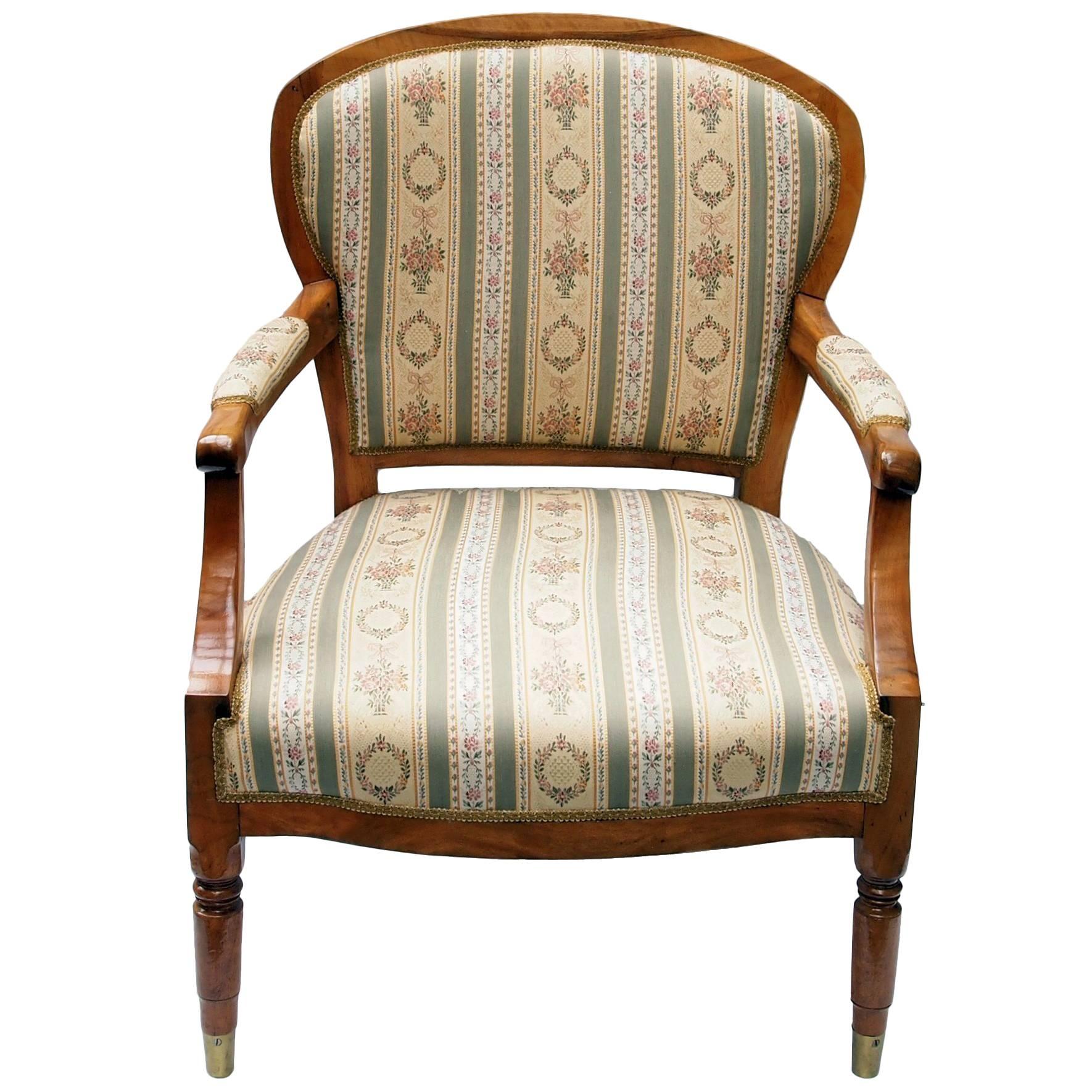 Biedermeier-Sessel aus massivem Nussbaumholz, 19. Jahrhundert im Angebot