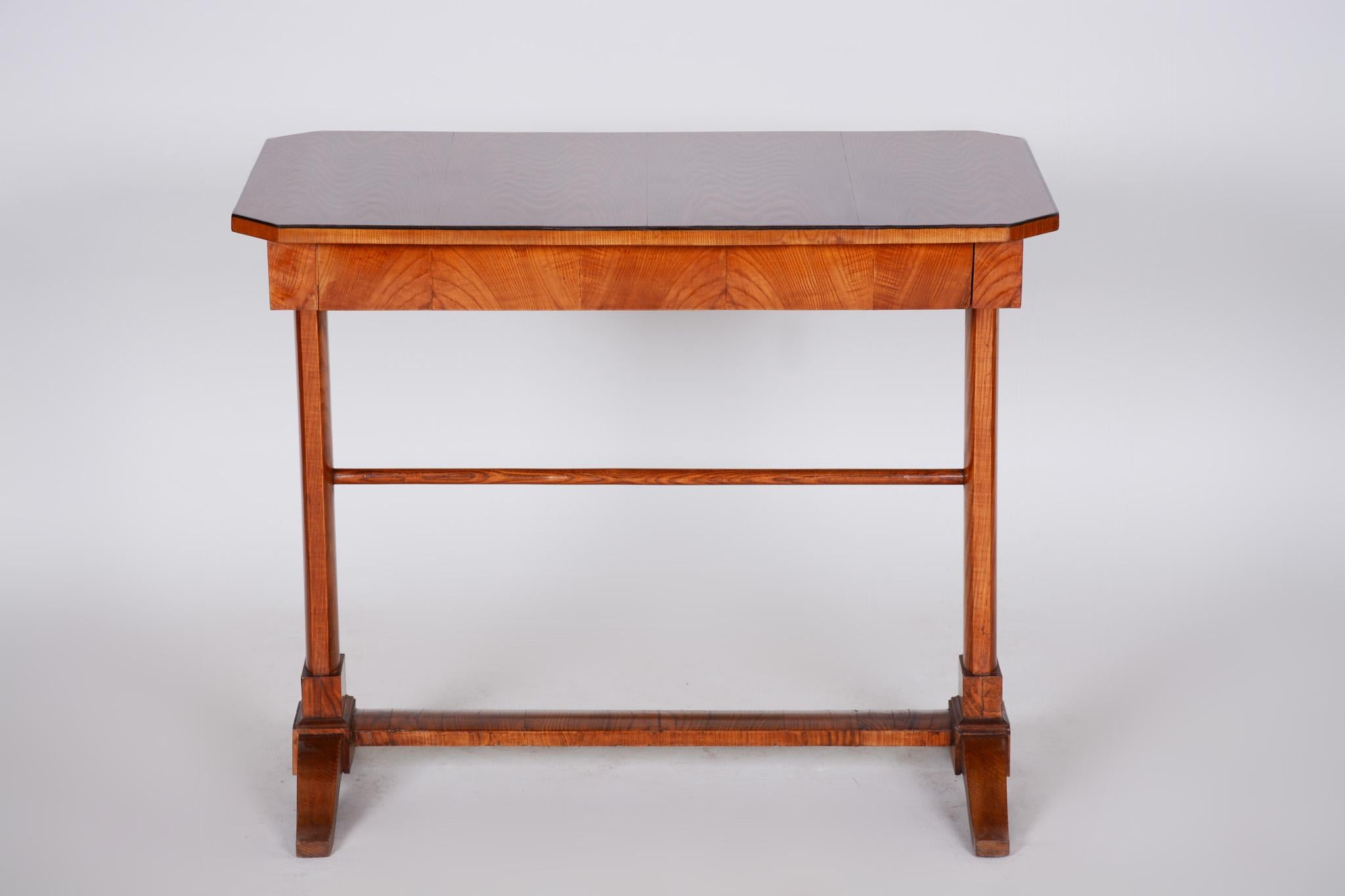 Bois Bureau Biedermeier du 19ème siècle, Autriche - Vienne, Shellac en vente
