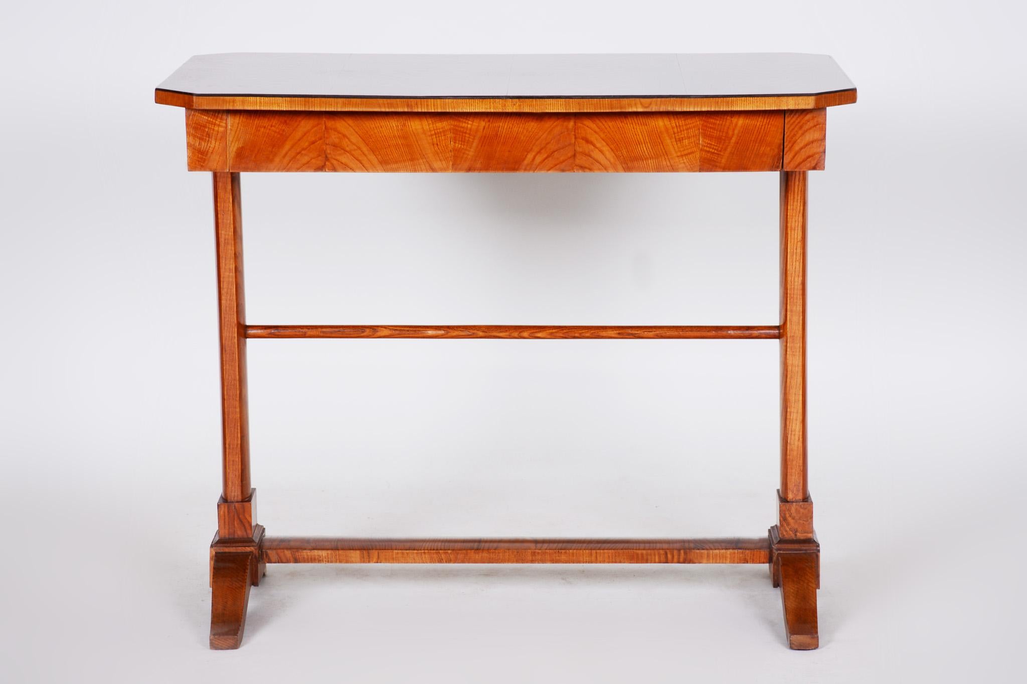 Bureau Biedermeier du 19ème siècle, Autriche - Vienne, Shellac en vente 1