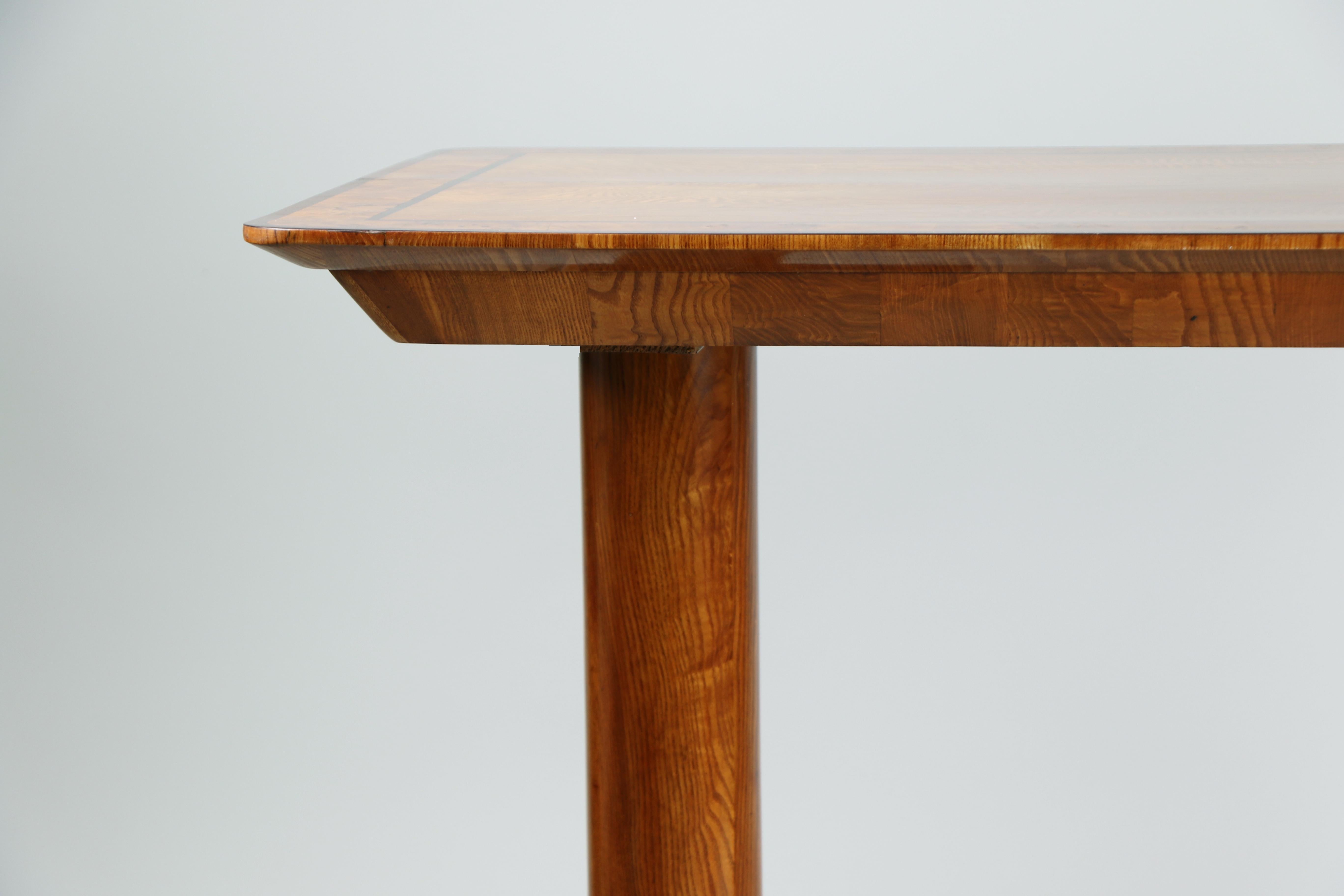 19th Century Biedermeier Ash Table. Vienna, c. 1825. 5