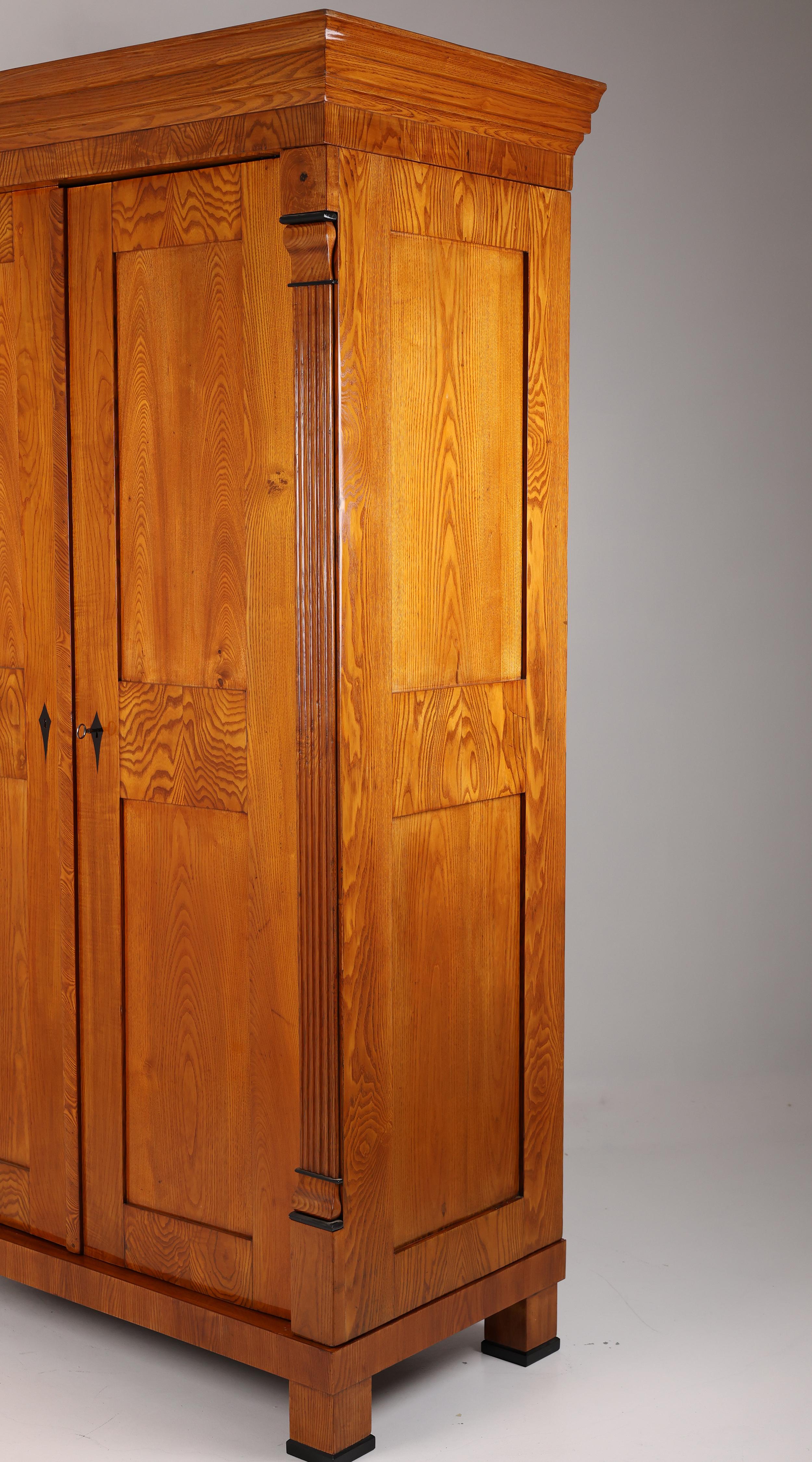 19th Century Biedermeier Ash Wardrobe, 1820–1825 For Sale 9