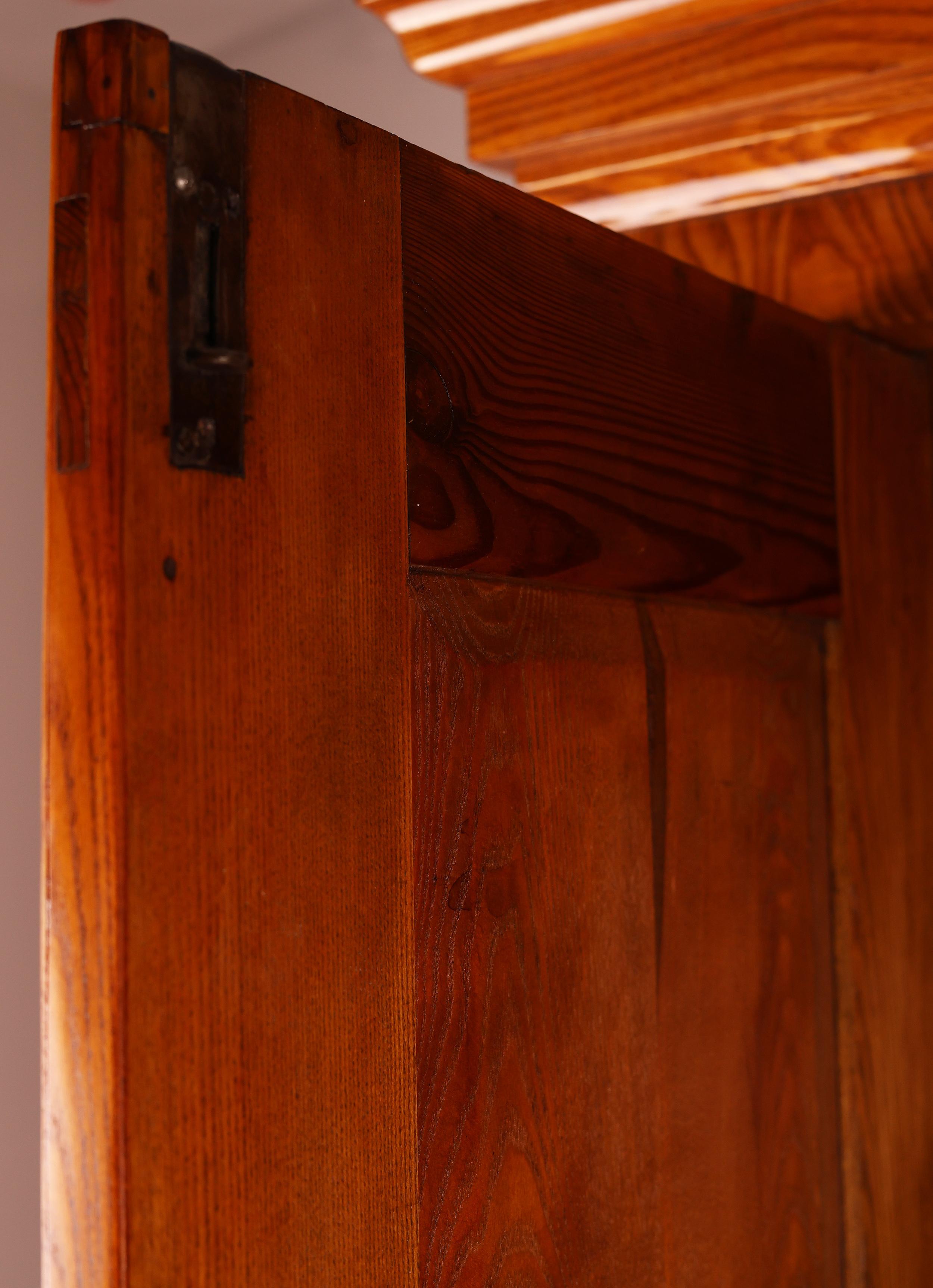 19th Century Biedermeier Ash Wardrobe, 1820–1825 In Good Condition For Sale In Stahnsdorf, DE
