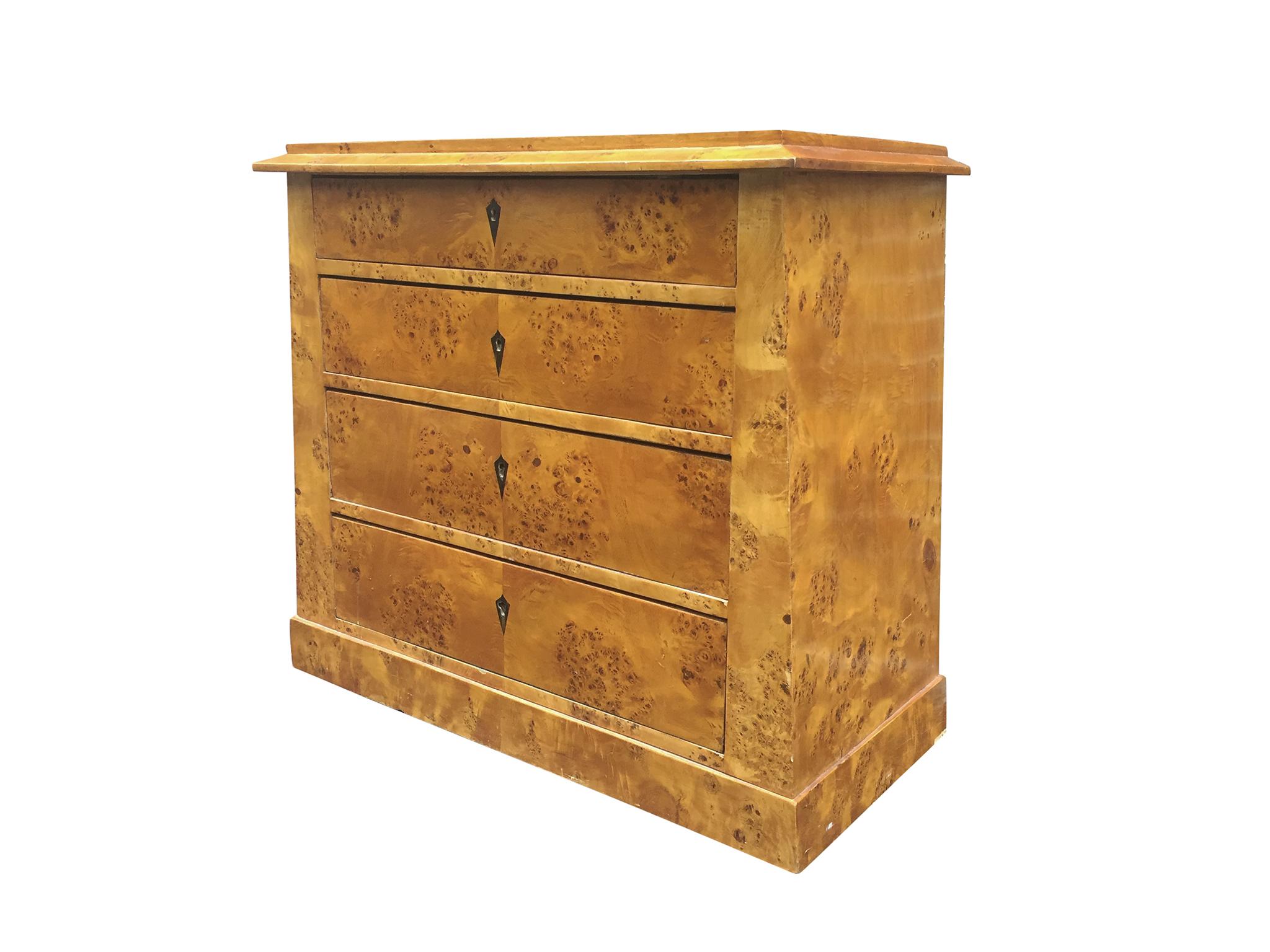 19th Century Biedermeier Burl Chest of Drawers or Commode In Good Condition In New York, NY