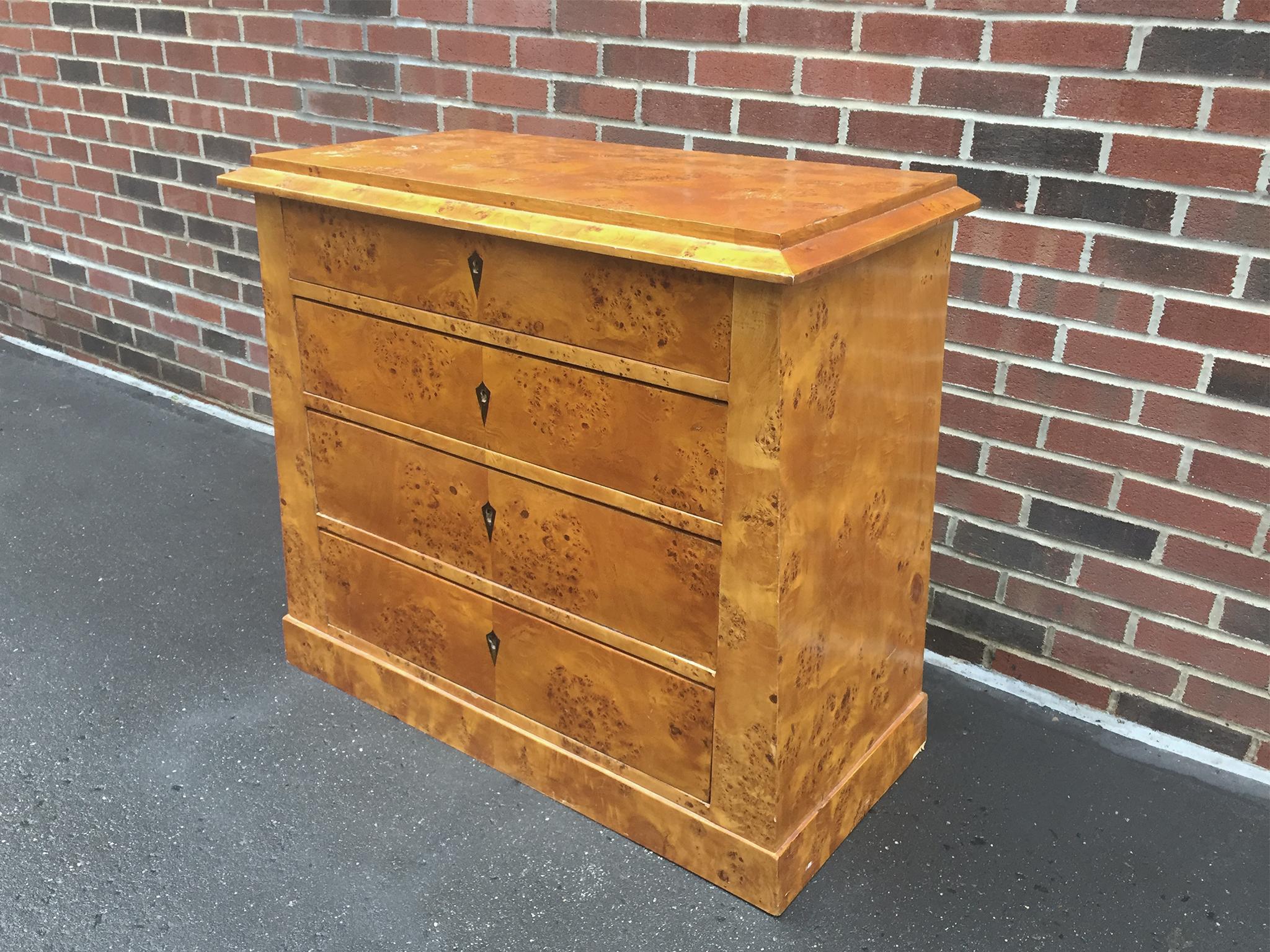 19th Century Biedermeier Burl Chest of Drawers or Commode 3