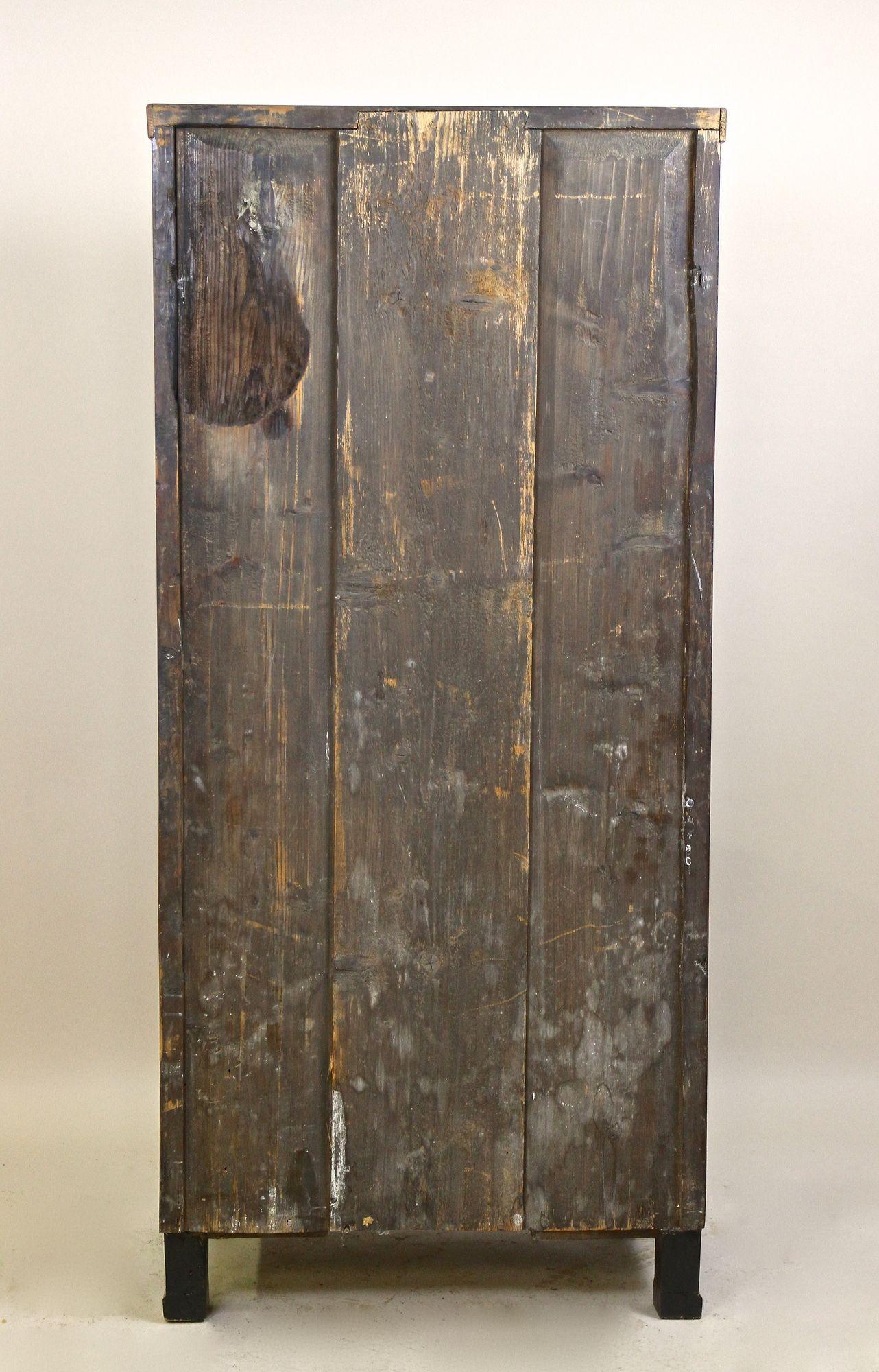 Armario Biedermeier con cajón del siglo XIX, madera de nogal, Austria circa 1850 en venta 8